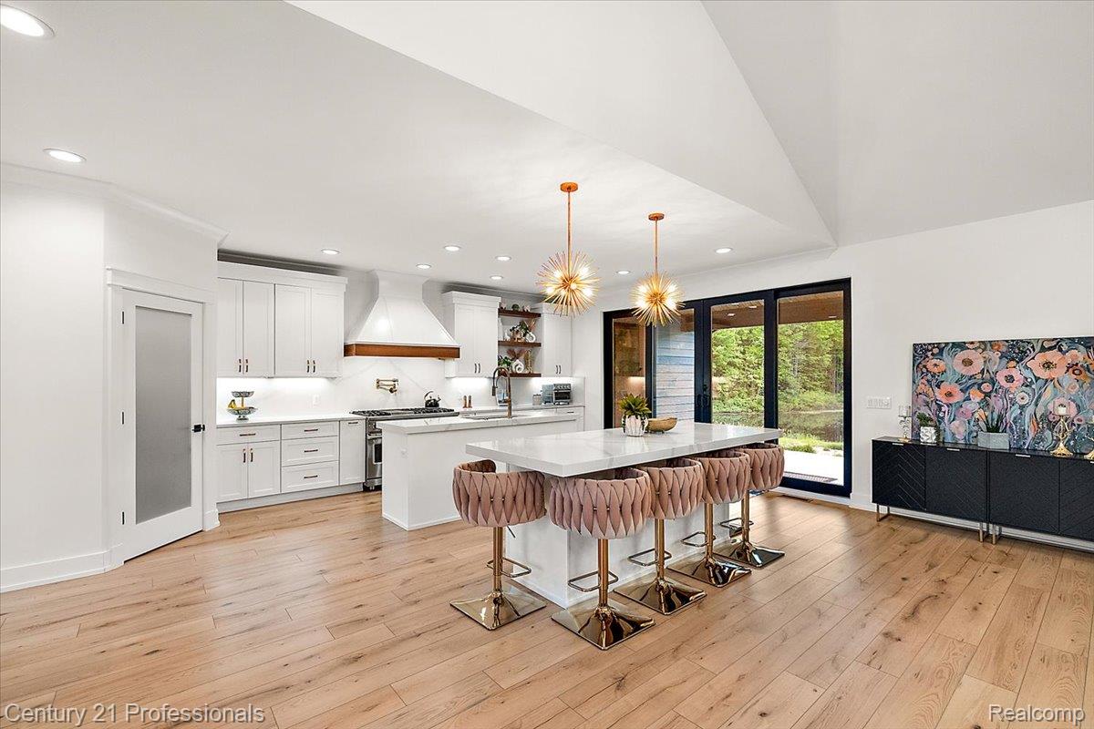 5340 Clarkston Property Photo 5
