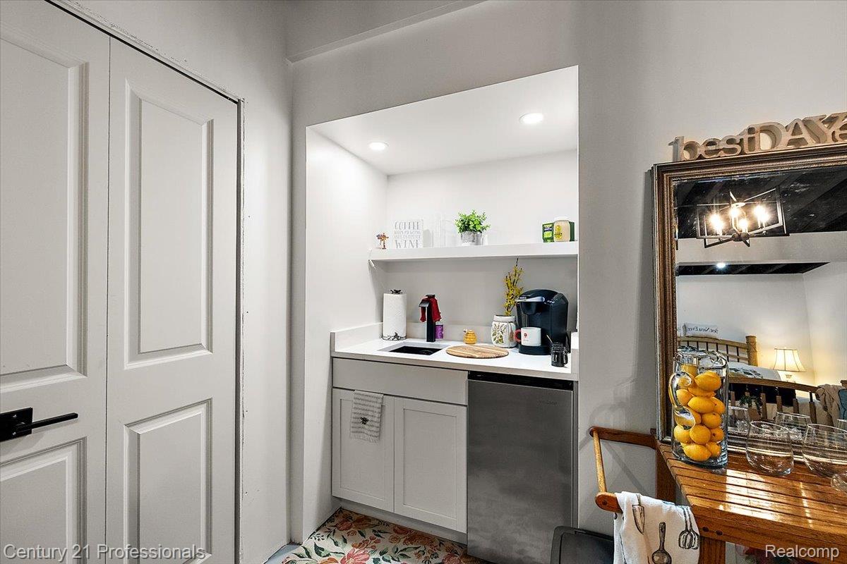 5340 Clarkston Property Photo 41