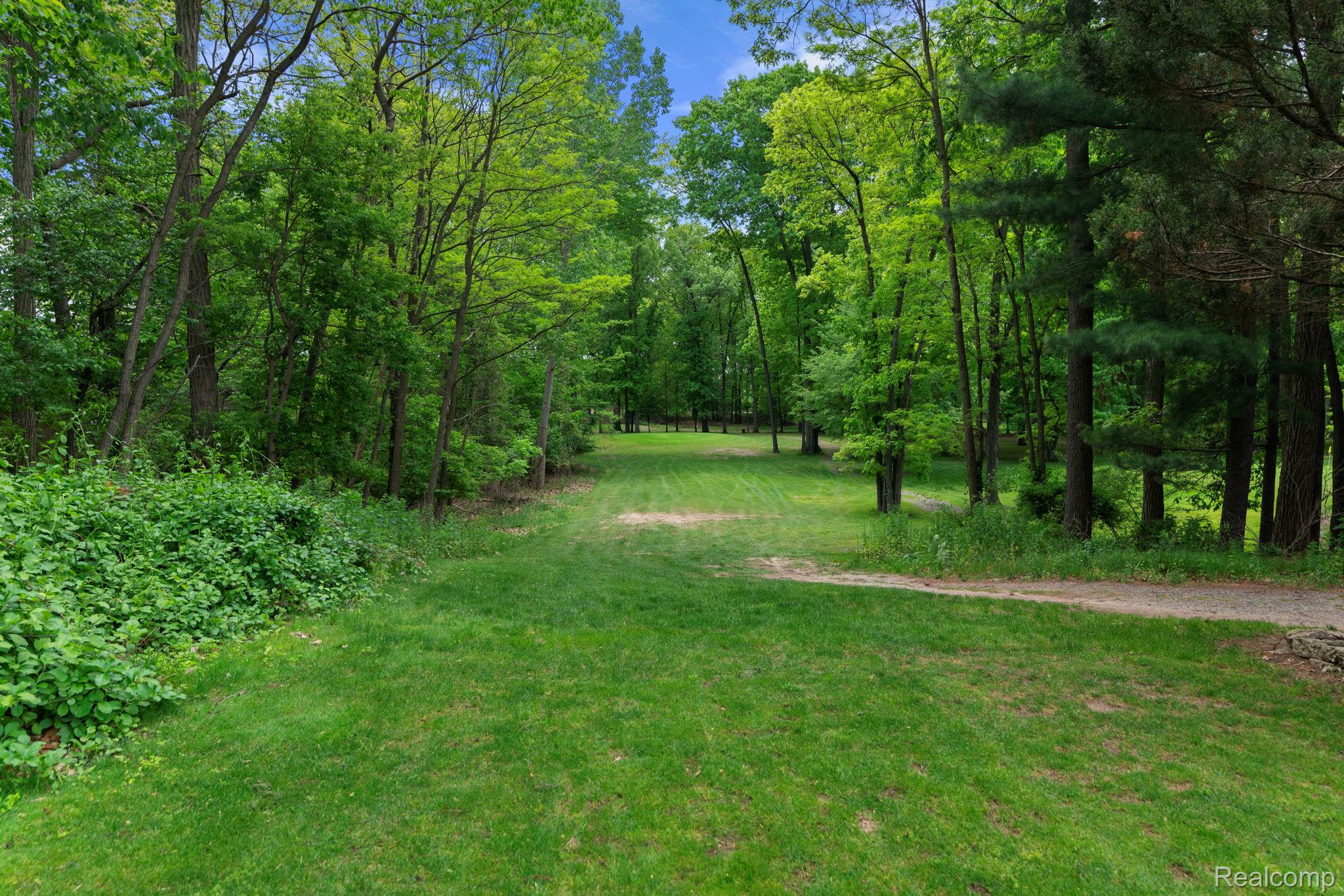 704 Webber Court Property Photo 8