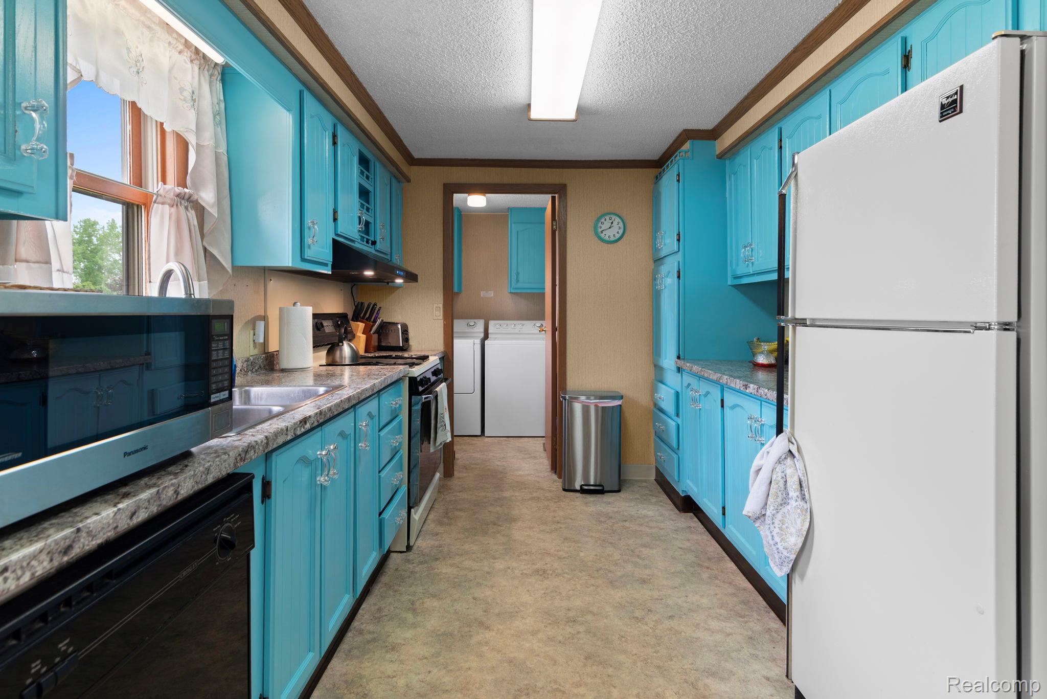 704 Webber Court Property Photo 15