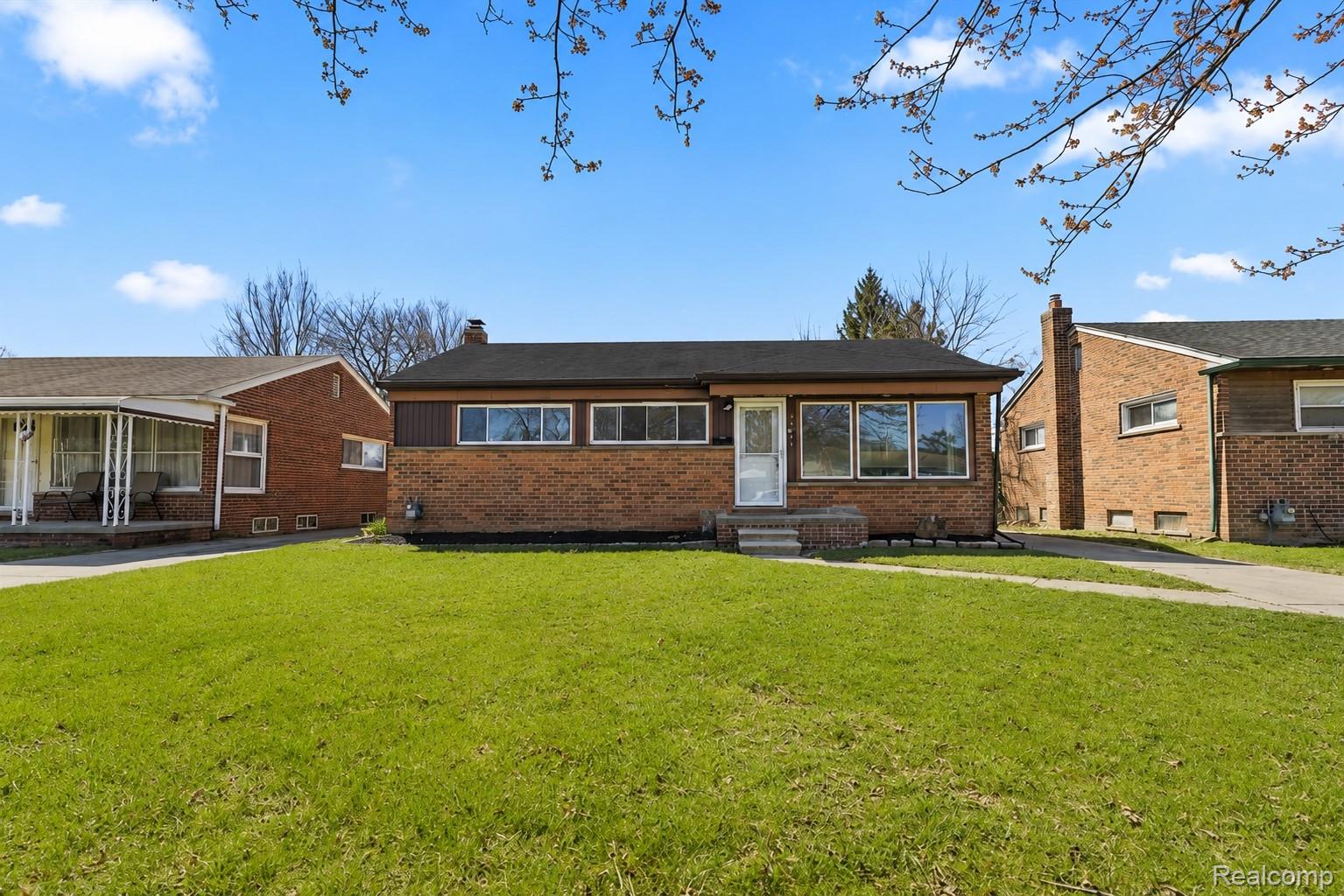 33091 Barton Street Property Photo 1