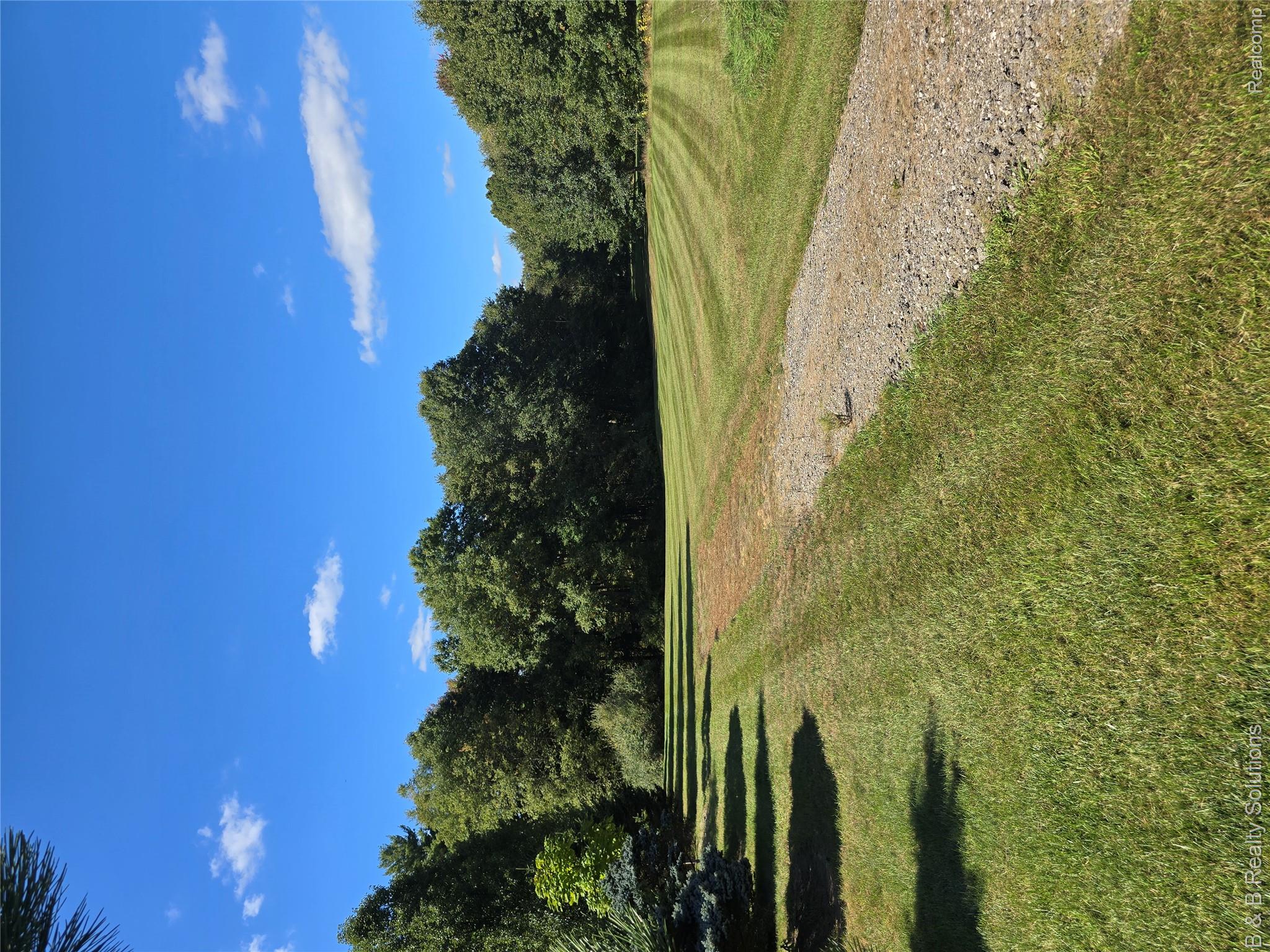 Unit 12 Sheryl Court Property Photo 8