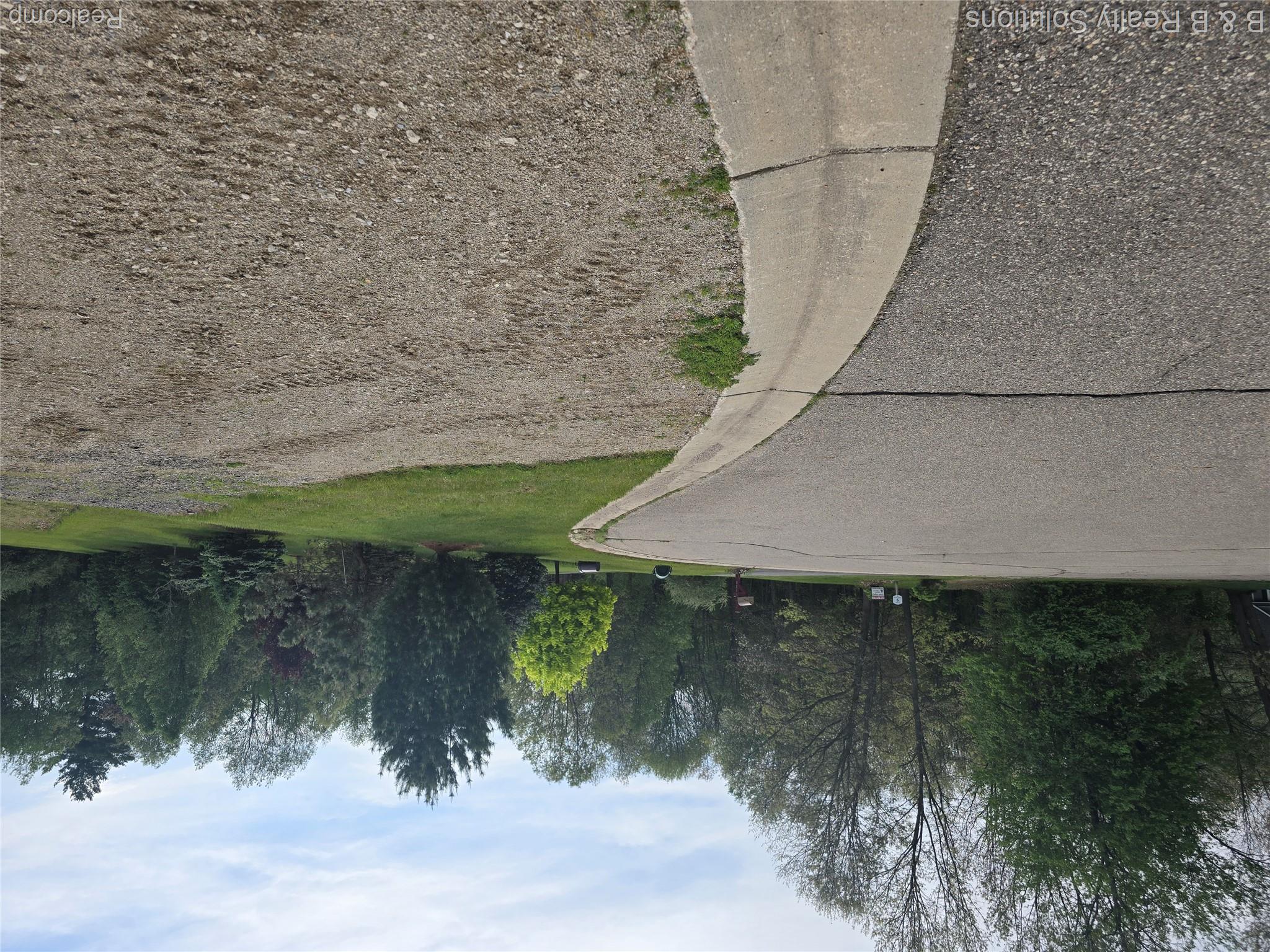 Unit 12 Sheryl Court Property Photo 9