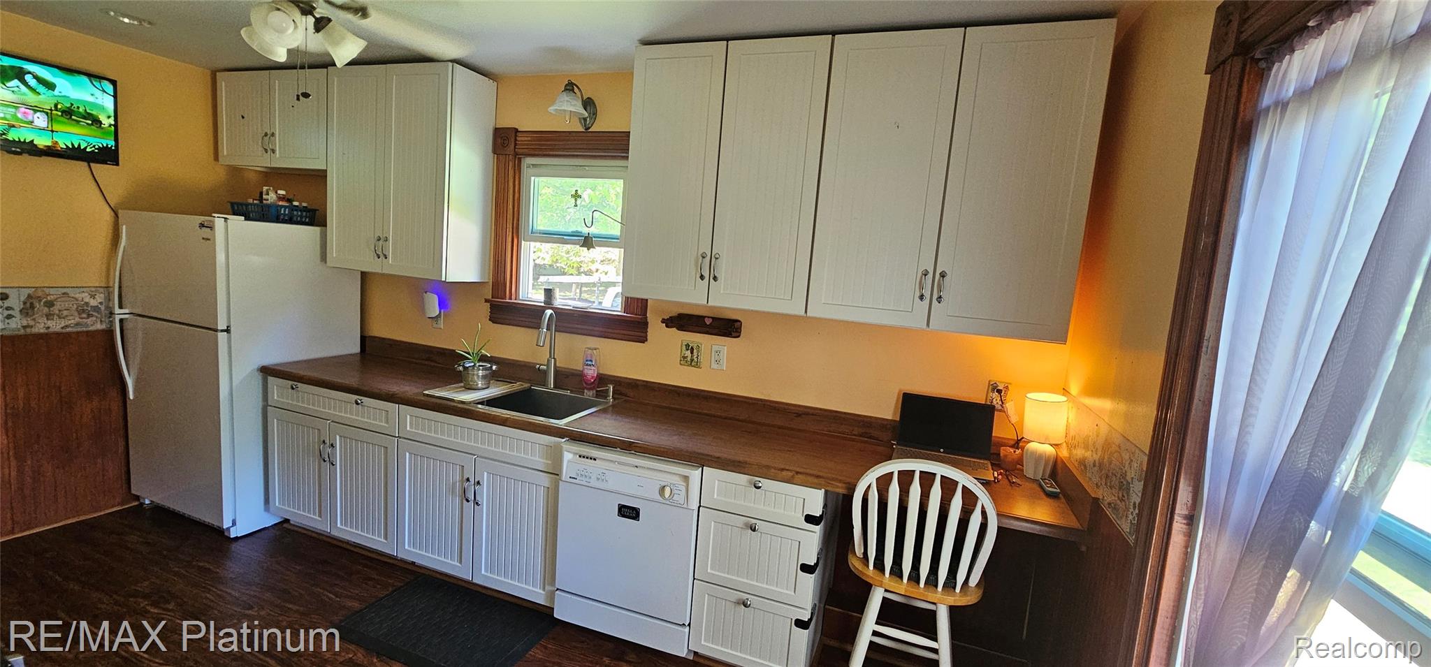 17140 Haggerty Road Property Photo 9