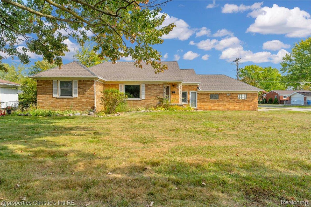 27524 Gail Drive Property Photo 1