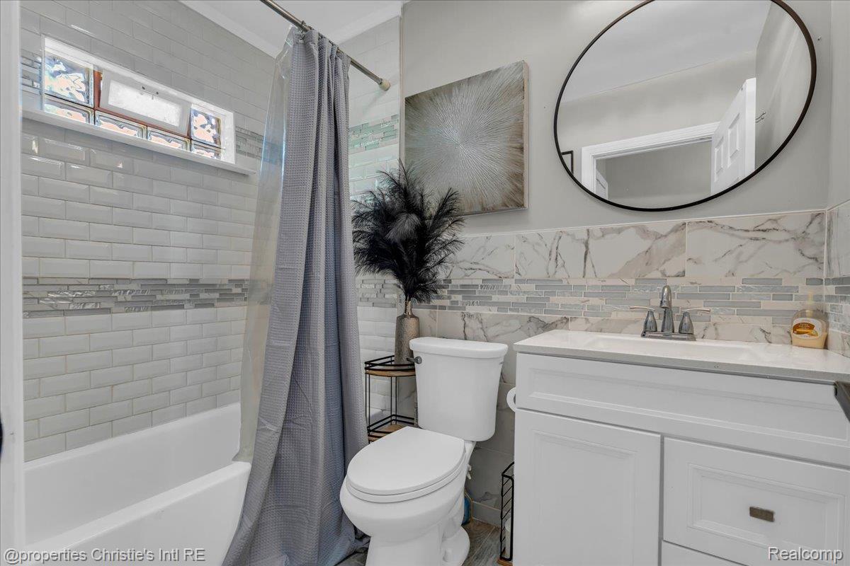 27524 Gail Drive Property Photo 17
