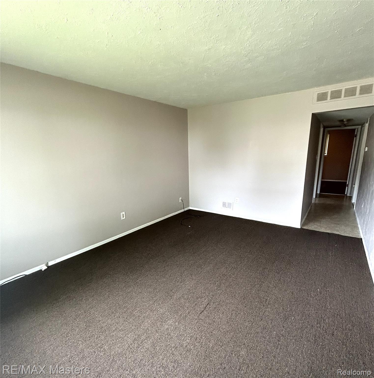 4210 Hazel Avenue Property Photo 2