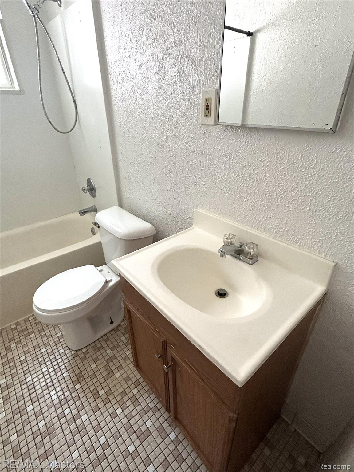 4210 Hazel Avenue Property Photo 8