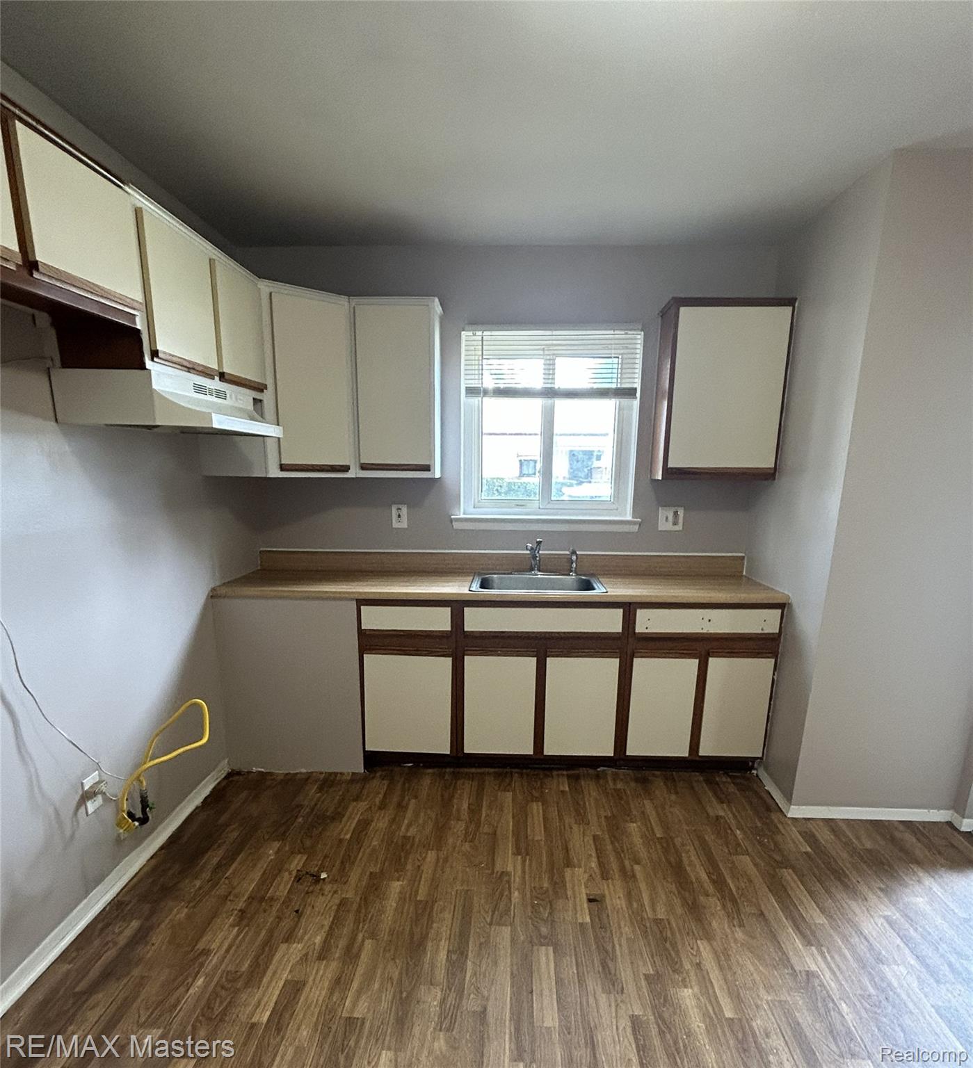4210 Hazel Avenue Property Photo 9