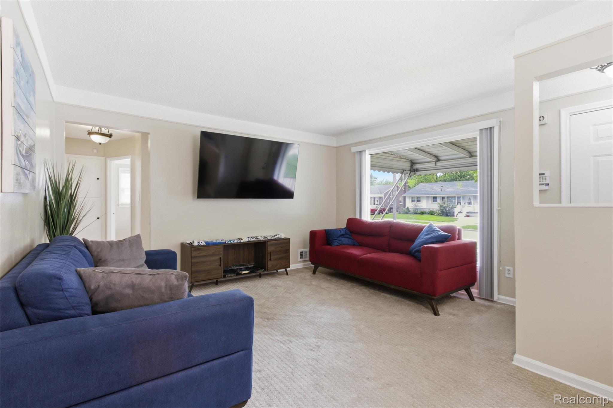 397 Longfellow Street Property Photo 4