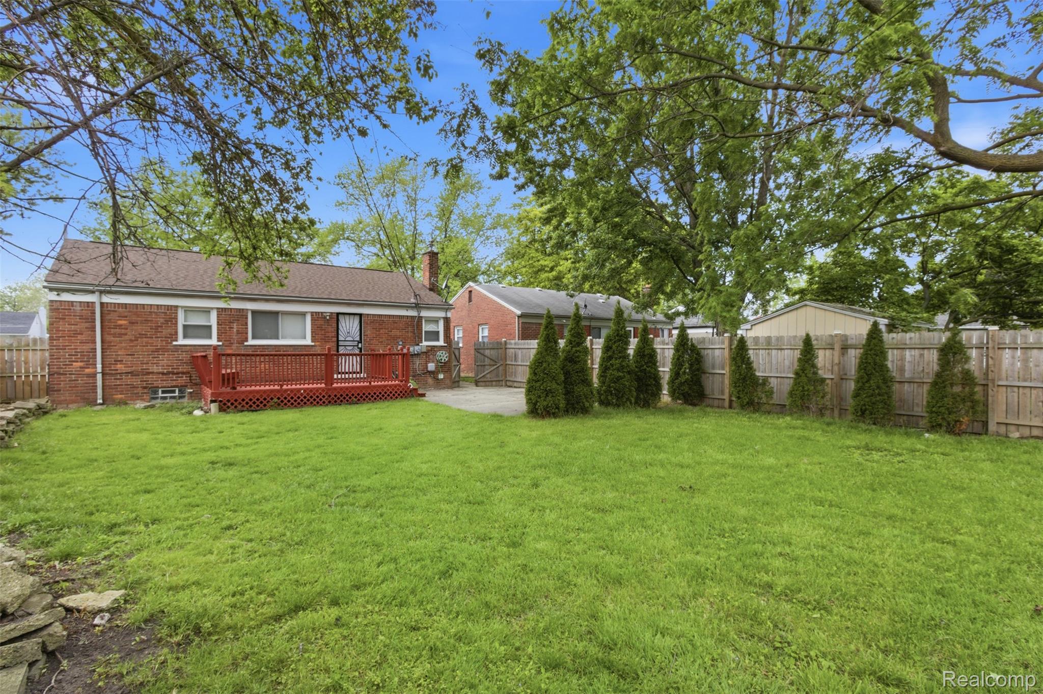 397 Longfellow Street Property Photo 16