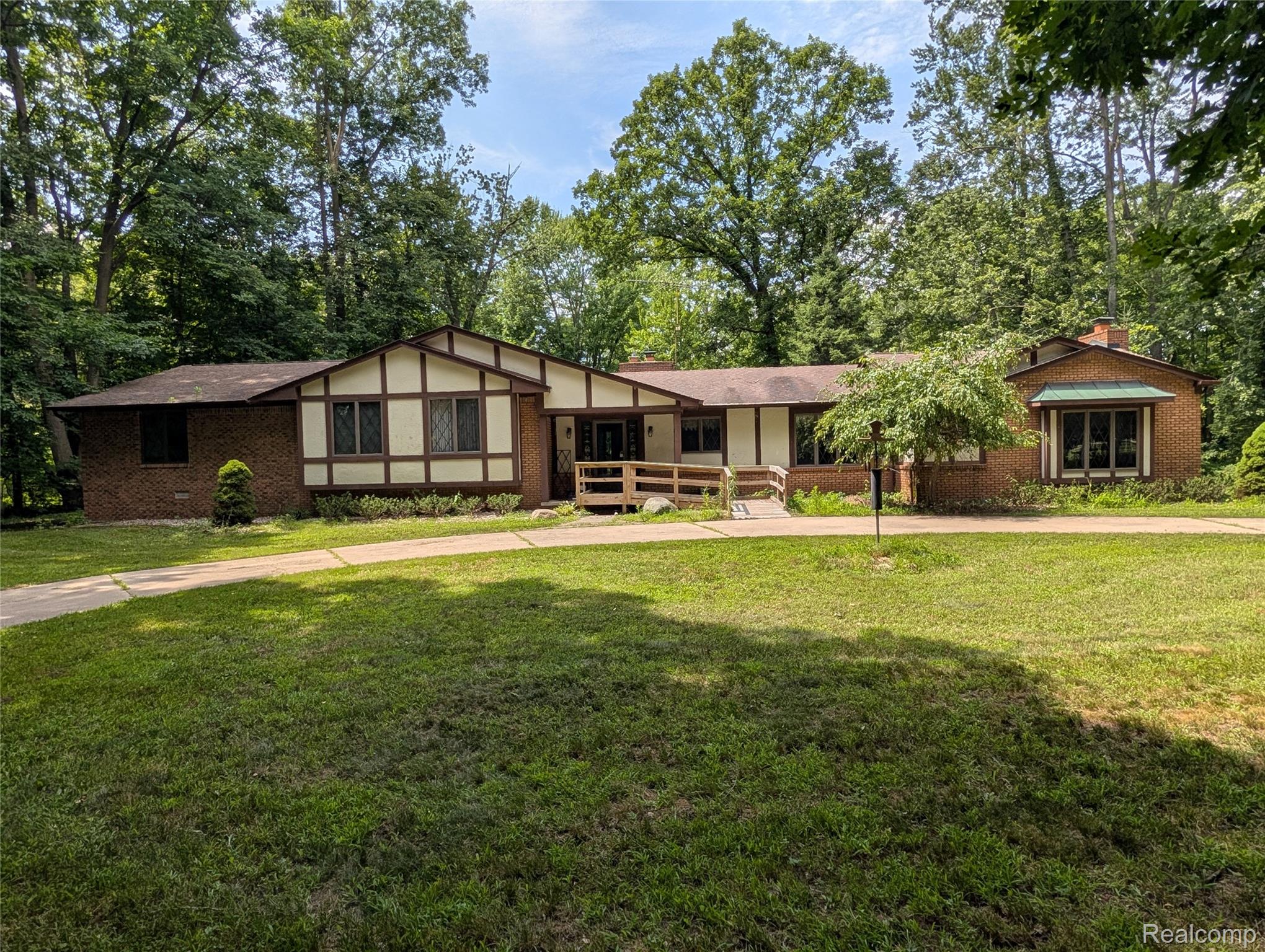 9345 Weber Road Property Photo 3