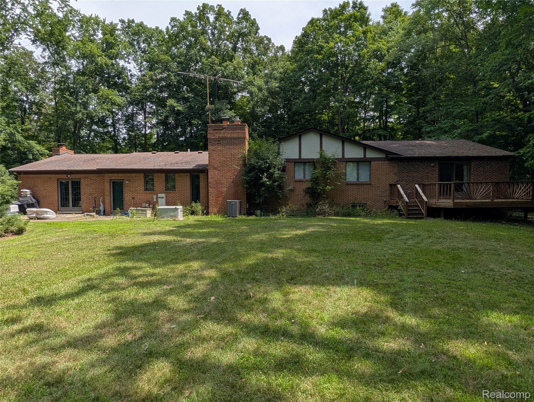 9345 Weber Road Property Photo 4
