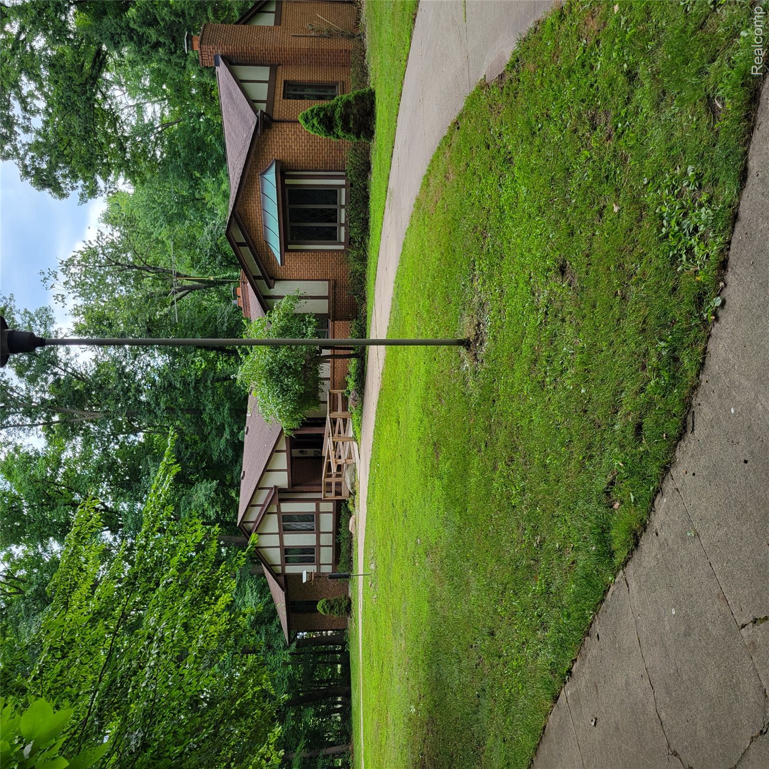 9345 Weber Road Property Photo 6
