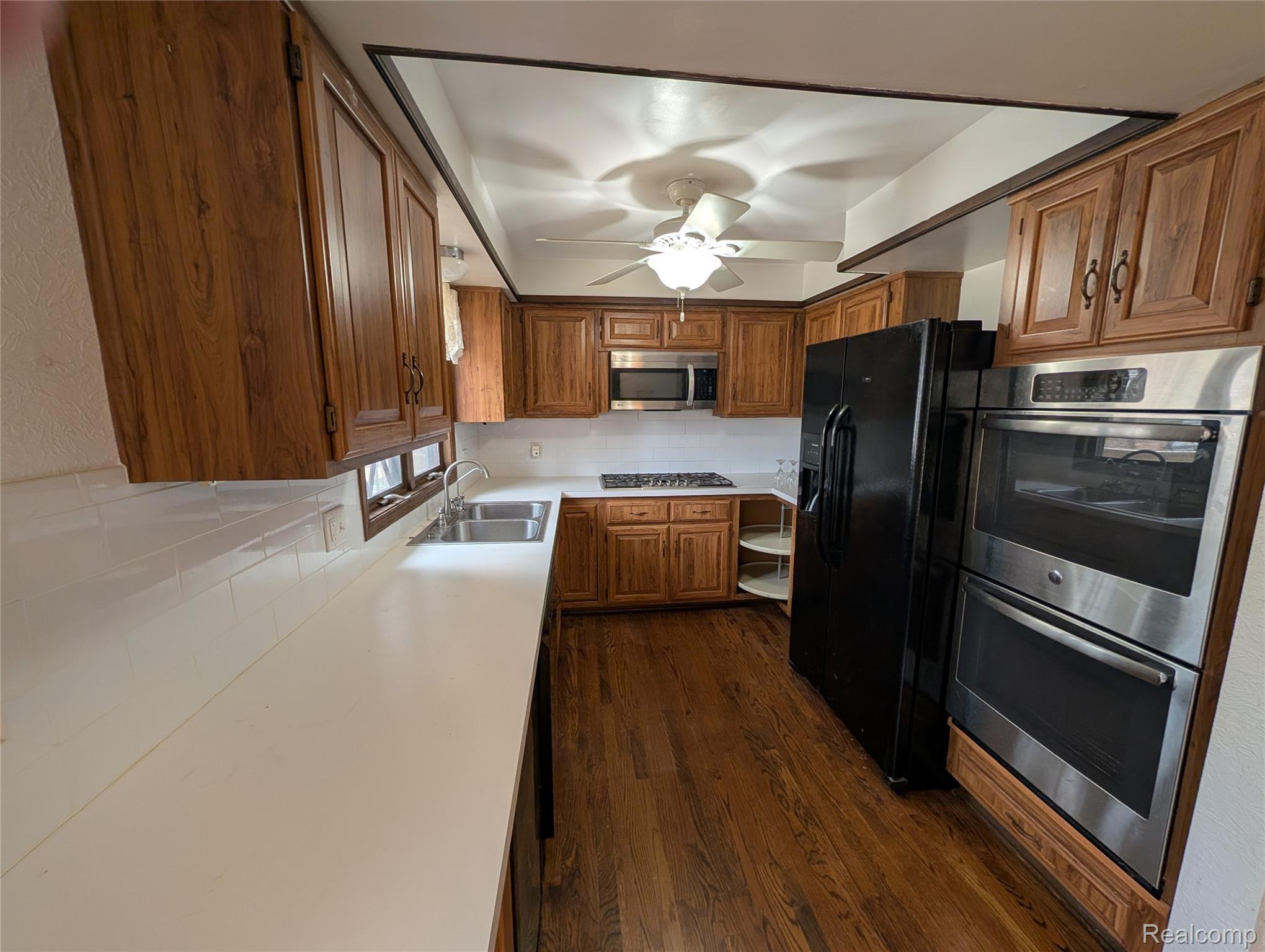 9345 Weber Road Property Photo 16