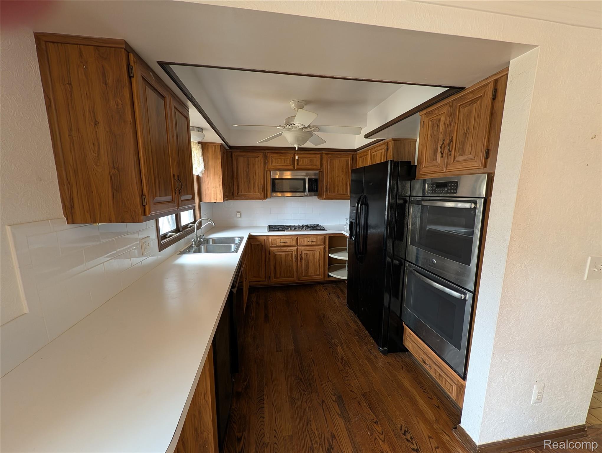 9345 Weber Road Property Photo 18