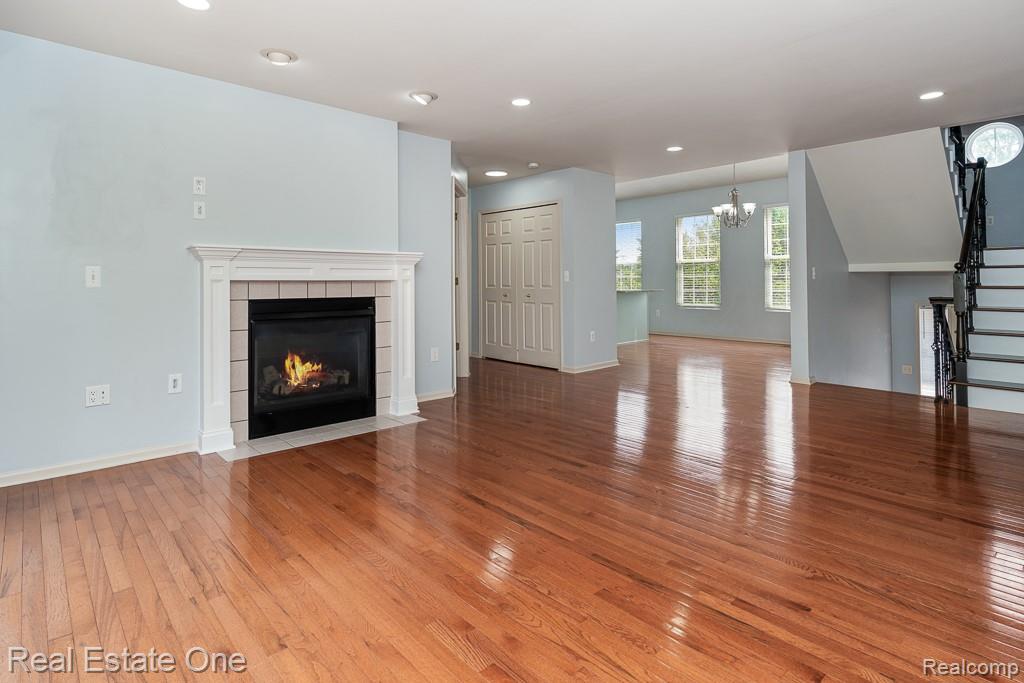 6963 Edgewater Drive Property Photo 3