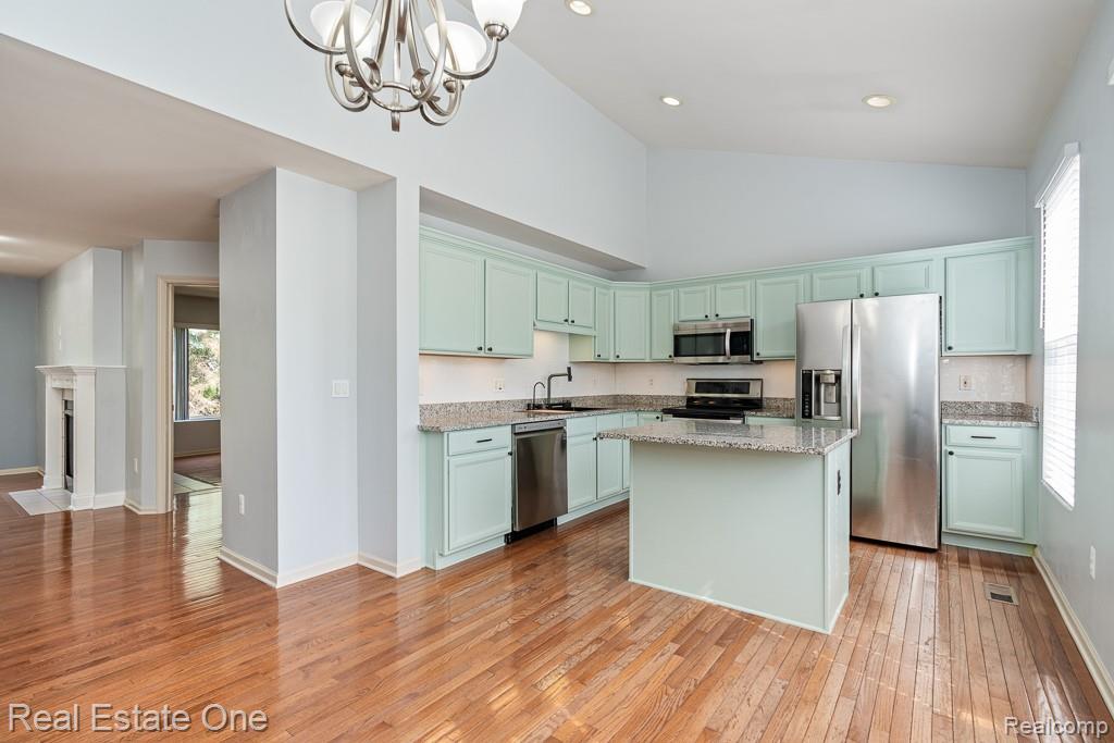 6963 Edgewater Drive Property Photo 7