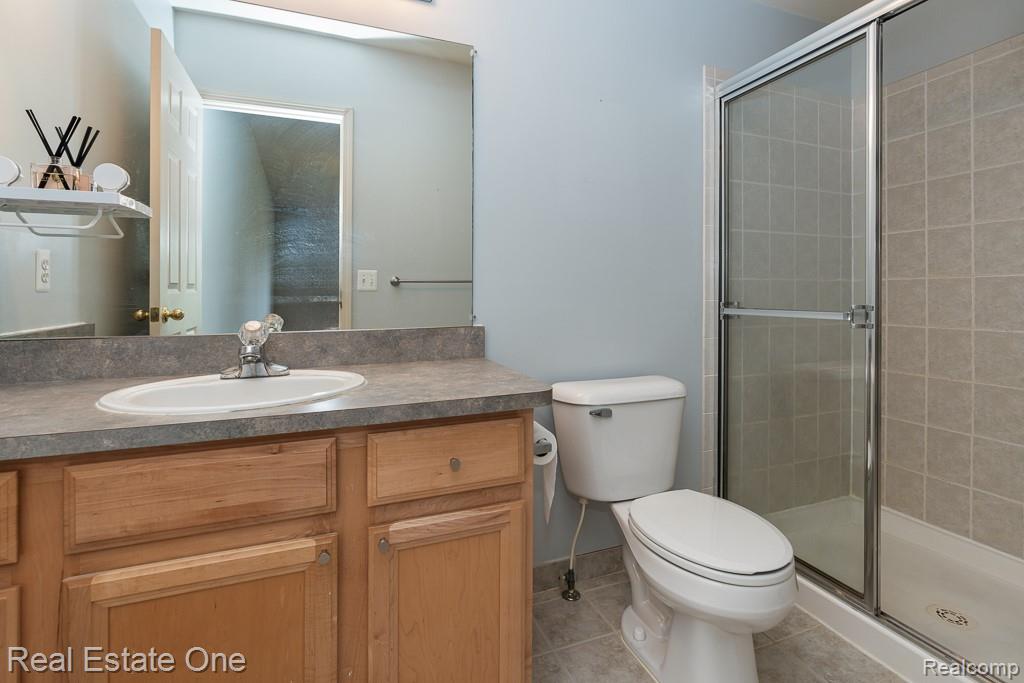 6963 Edgewater Drive Property Photo 14
