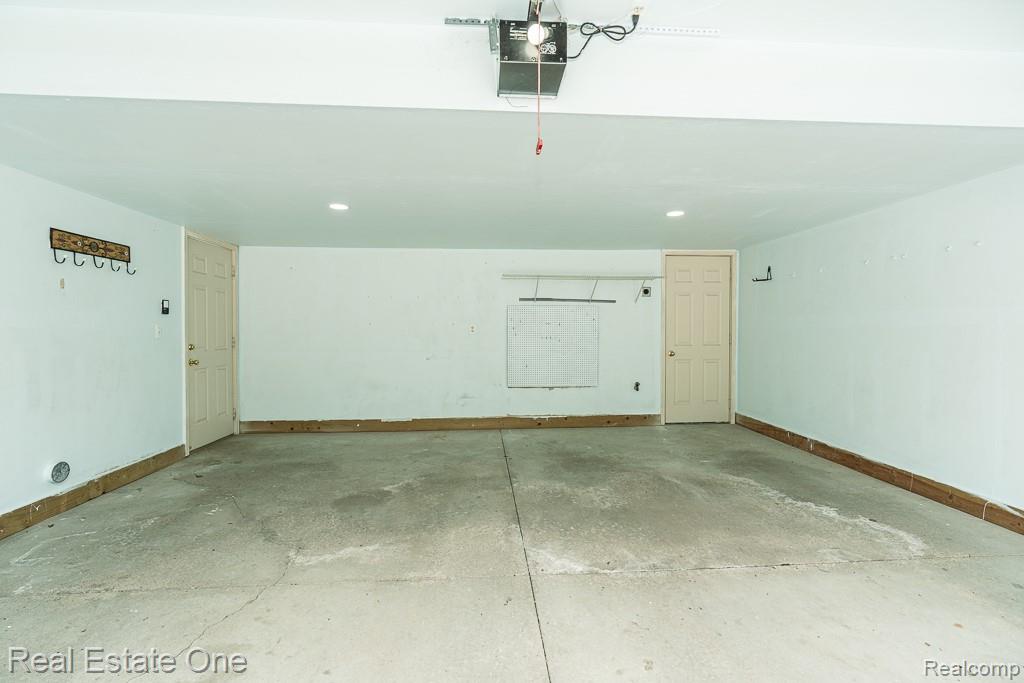 6963 Edgewater Drive Property Photo 25