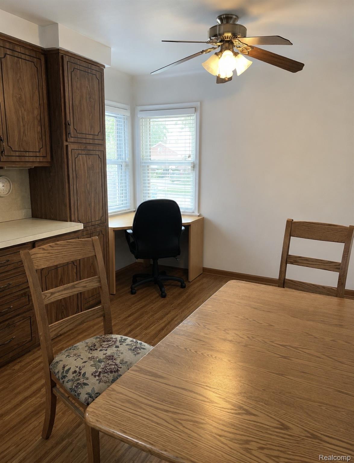 8460 Riverview Street Property Photo 6