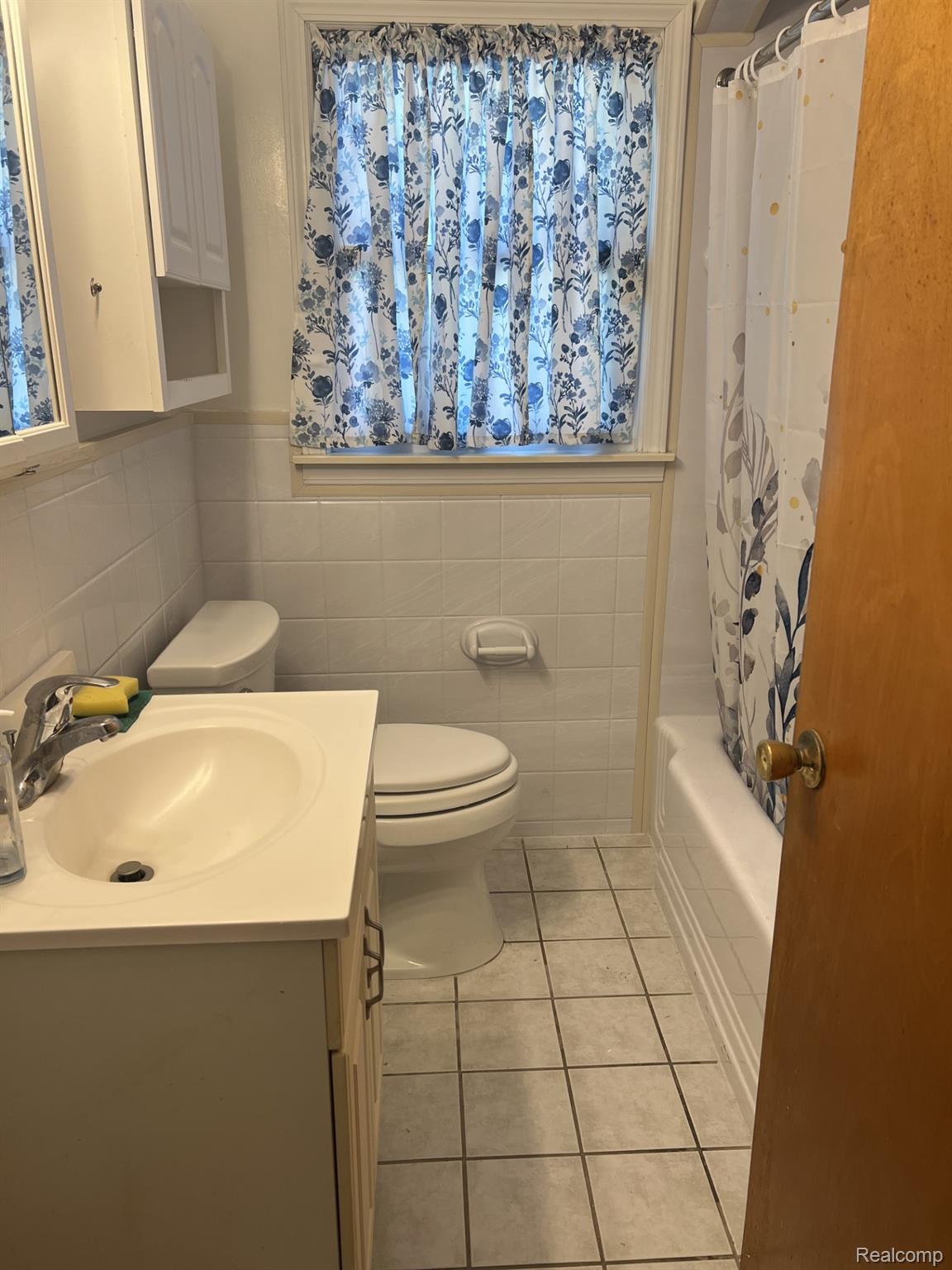8460 Riverview Street Property Photo 9