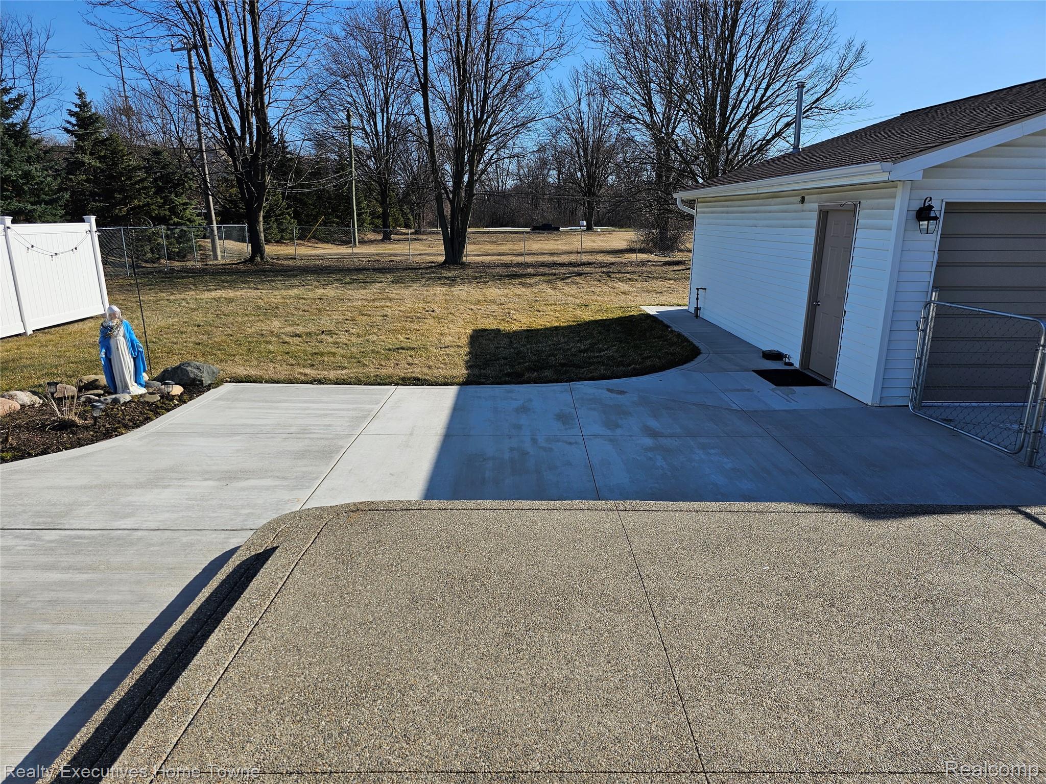 2458 Lindell Road Property Photo 17