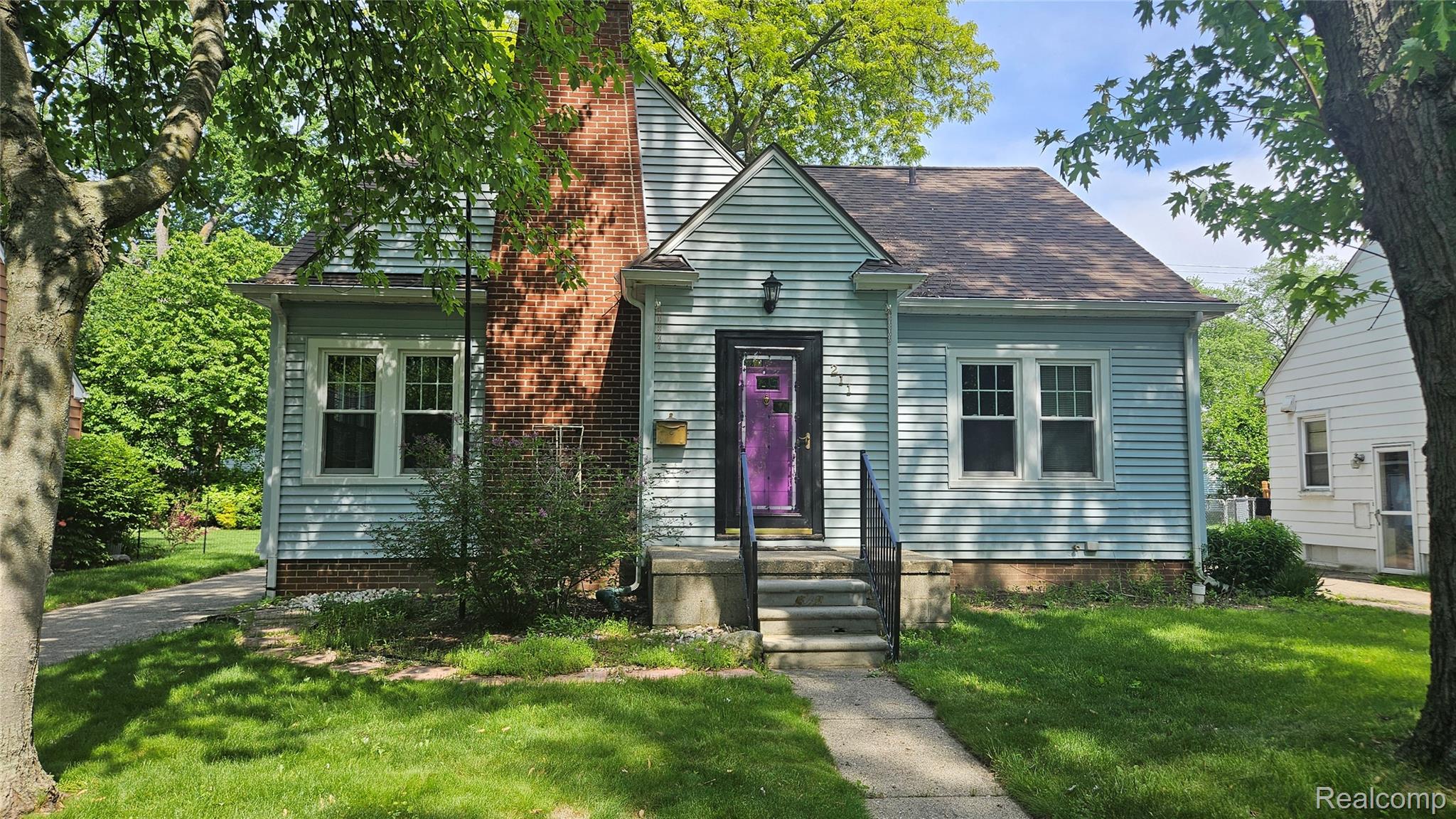 211 Starr Avenue Property Photo 1