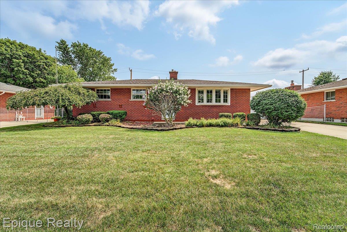 29749 Ailanthus Drive Property Photo 1