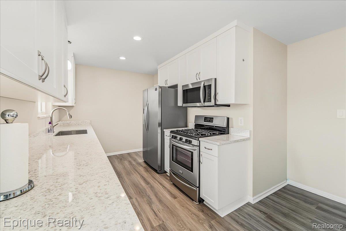 29749 Ailanthus Drive Property Photo 9