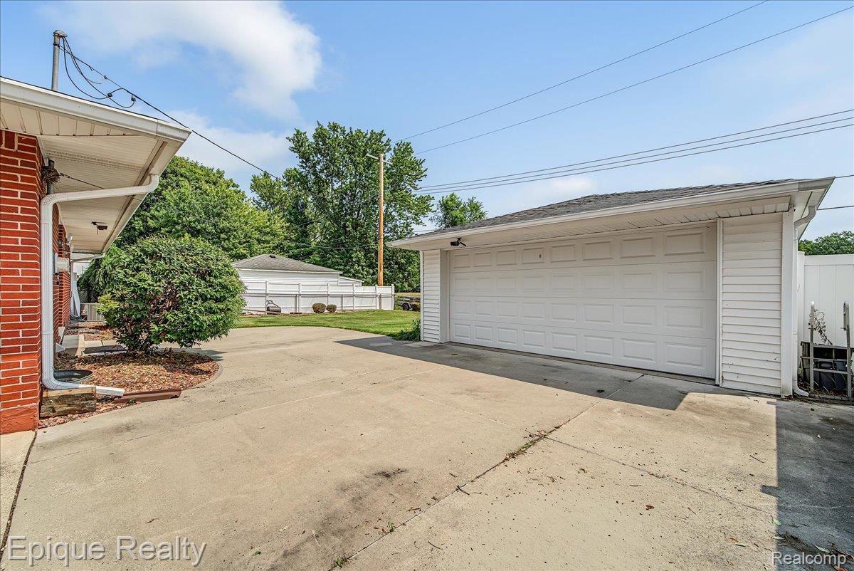 29749 Ailanthus Drive Property Photo 33