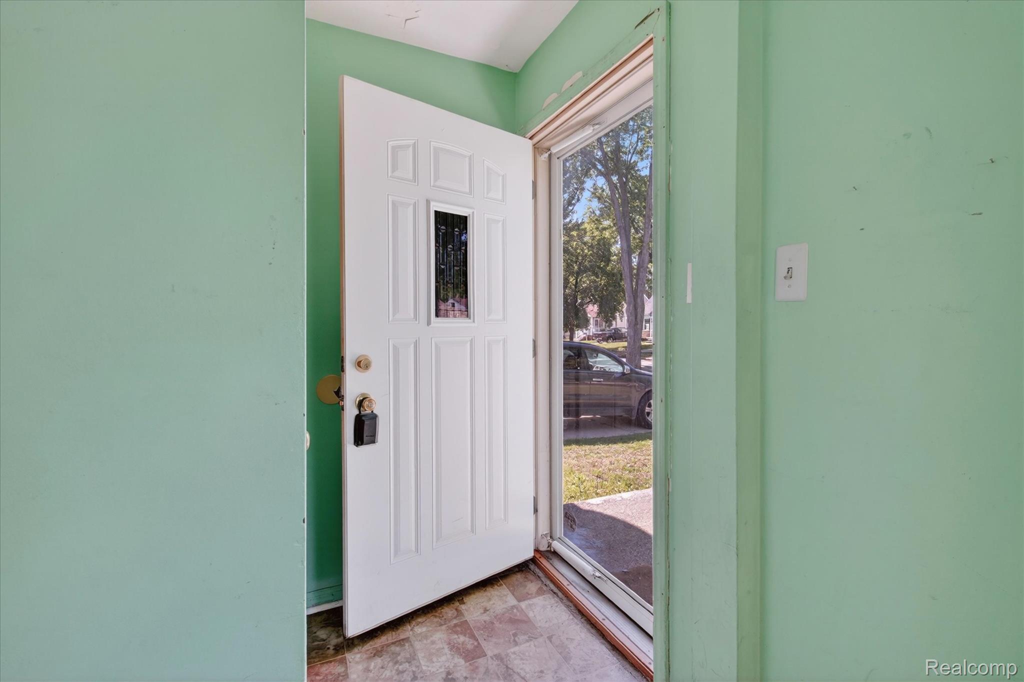 33953 Glover Street Property Photo 5