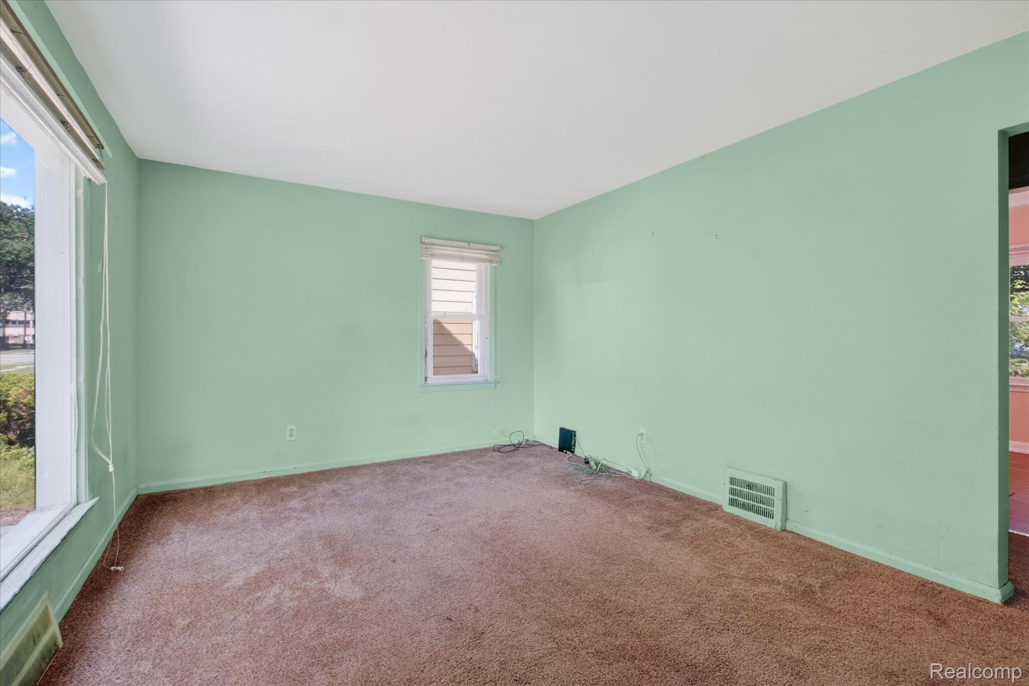 33953 Glover Street Property Photo 6
