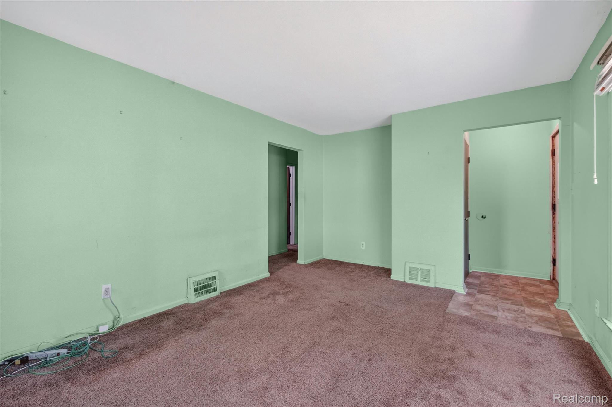 33953 Glover Street Property Photo 9