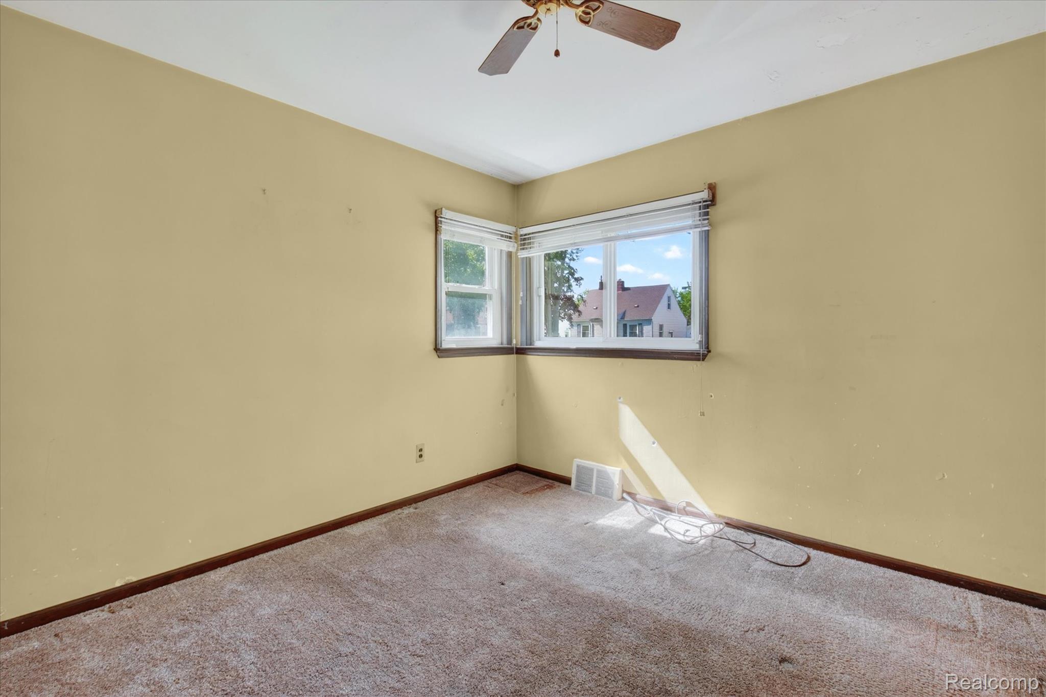 33953 Glover Street Property Photo 19