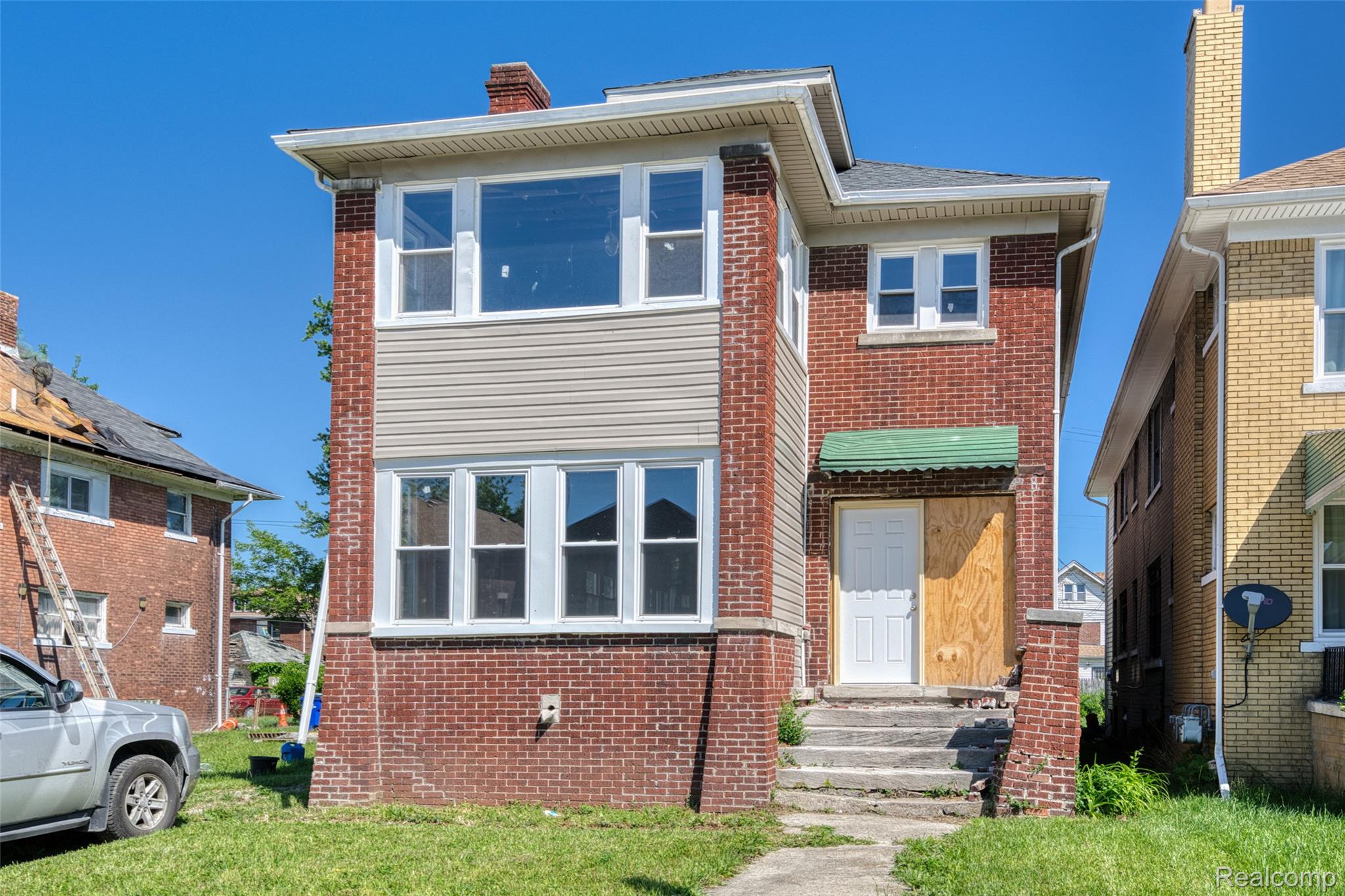 1976 Clairmount Street Property Photo 1