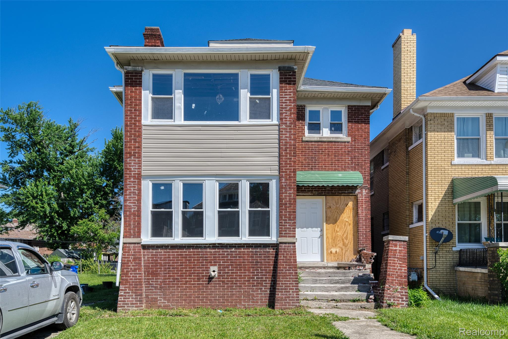 1976 Clairmount Street Property Photo 5