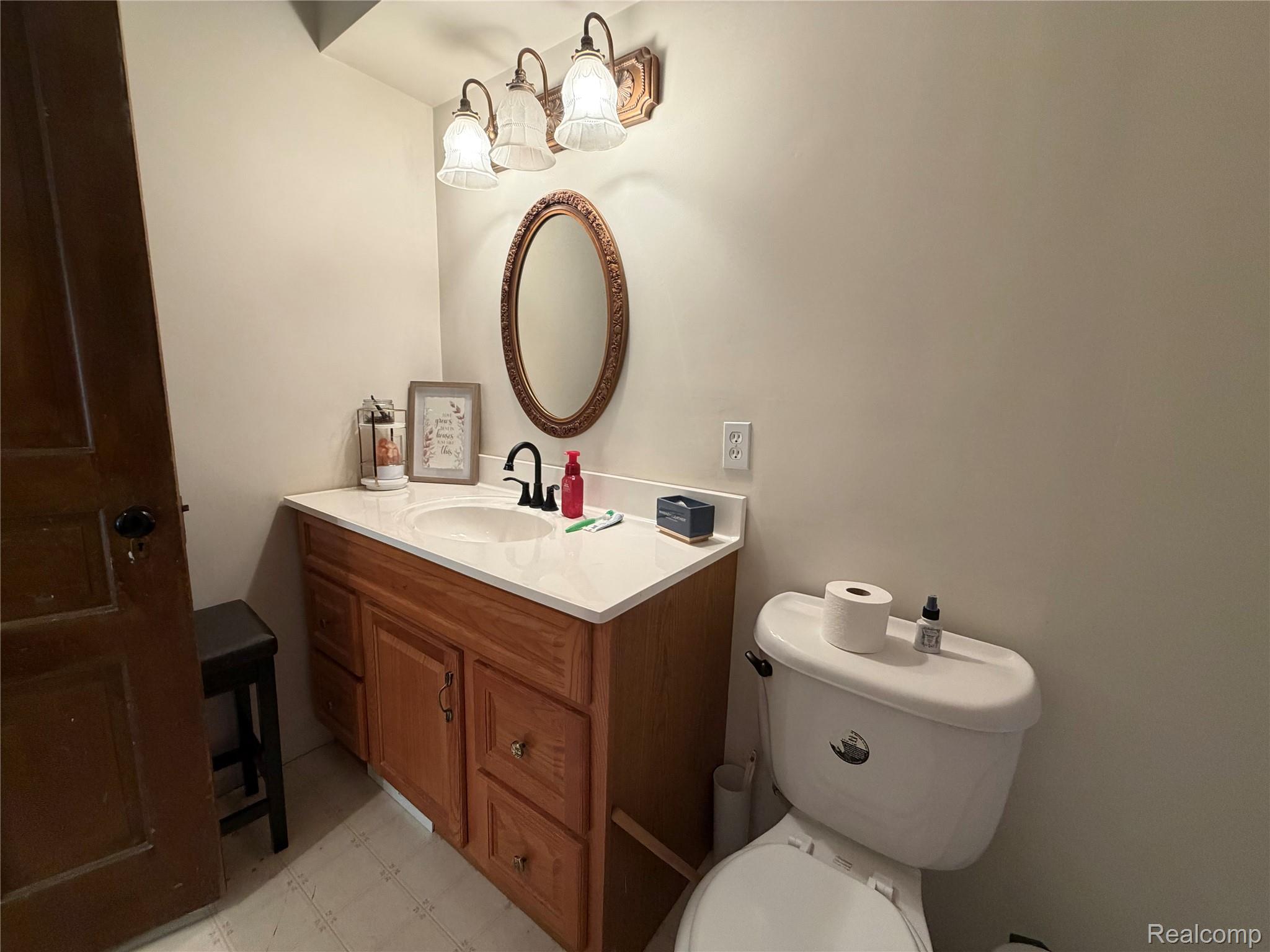 208 E Mill Street Property Photo 14