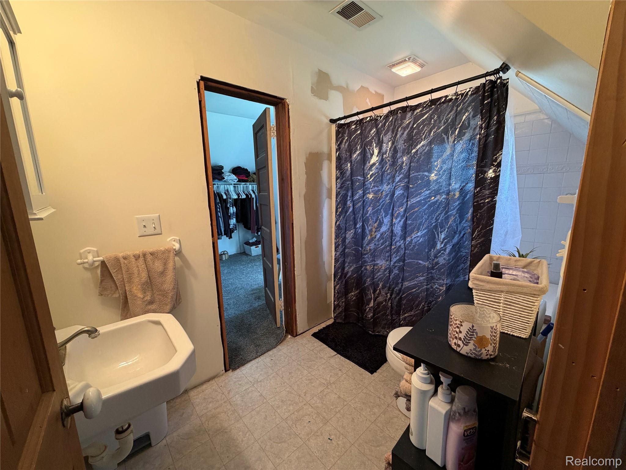 208 E Mill Street Property Photo 22