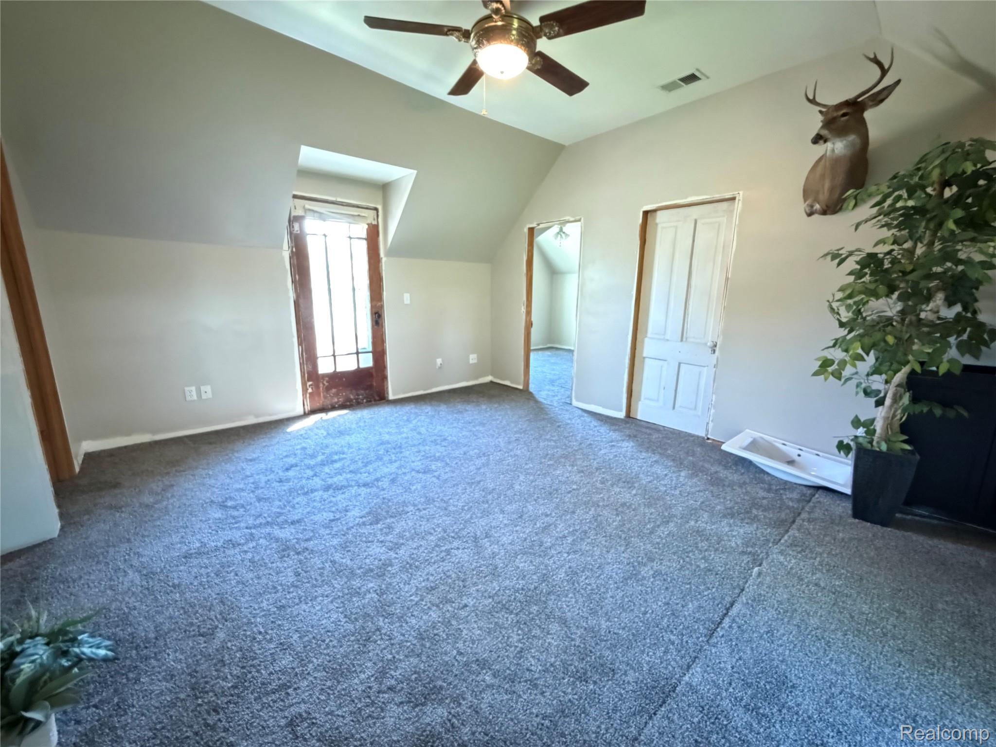 208 E Mill Street Property Photo 24