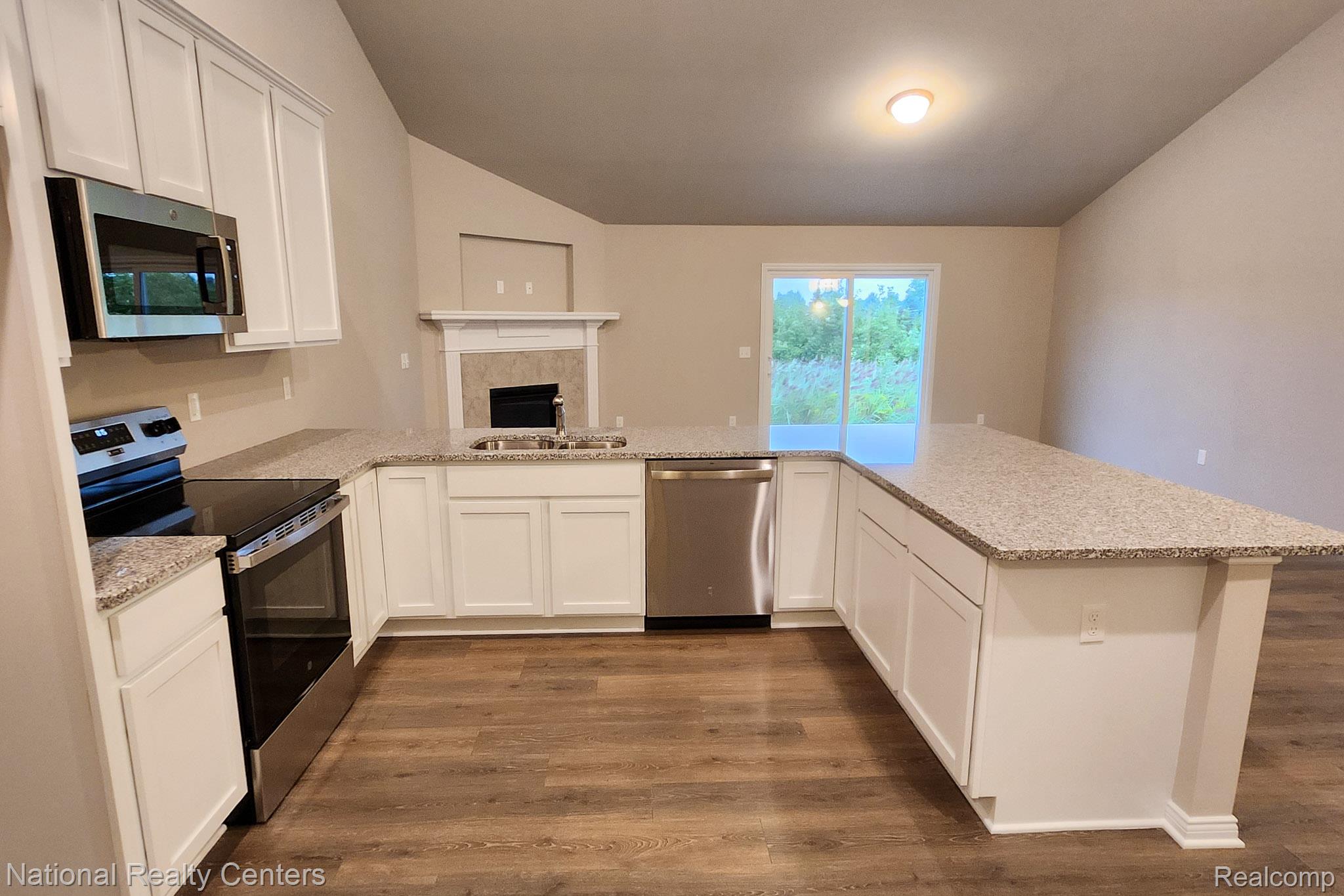305 Devonshire Drive 8 Property Photo 10