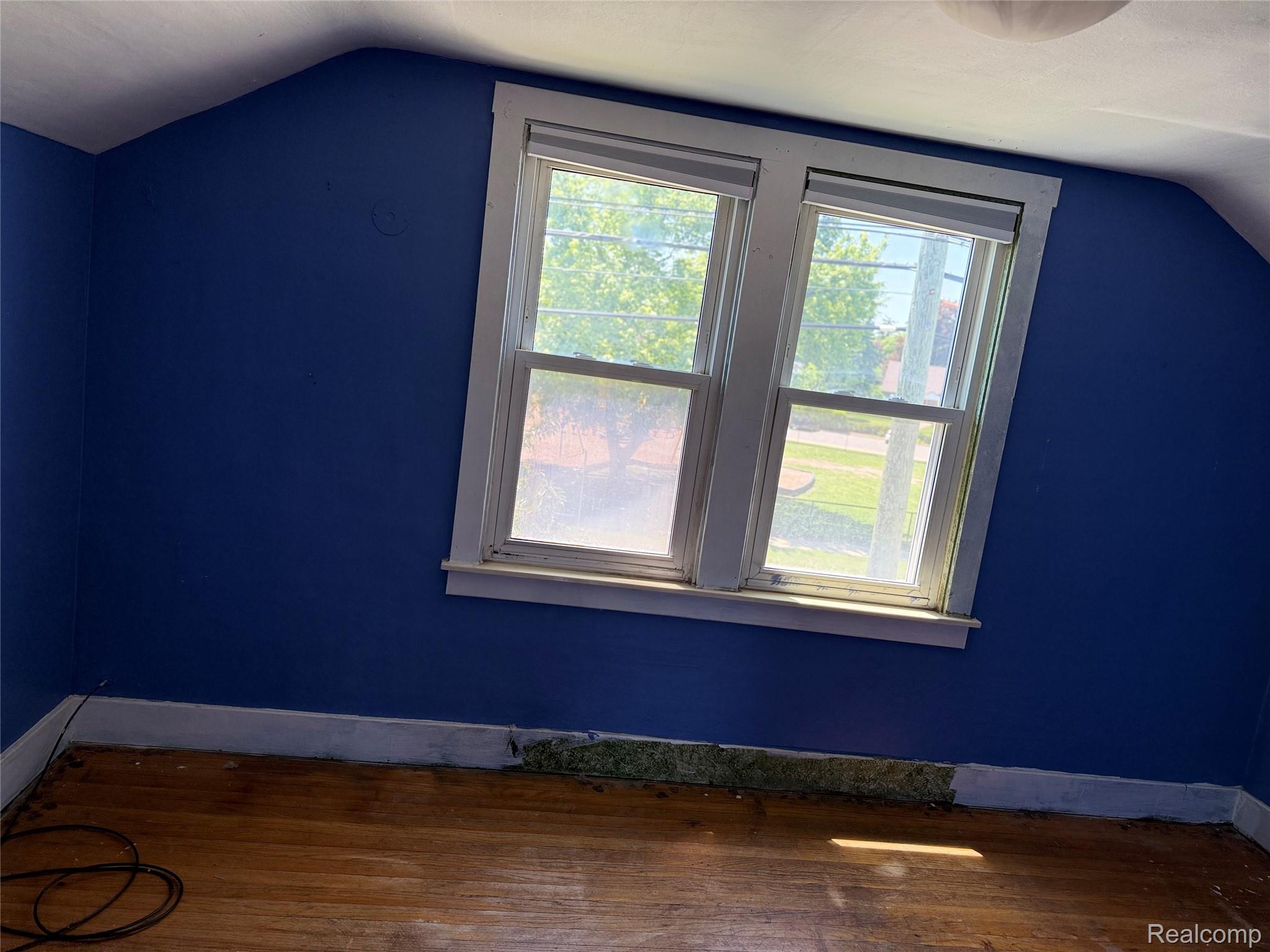 834 W Houstonia Avenue Property Photo 8