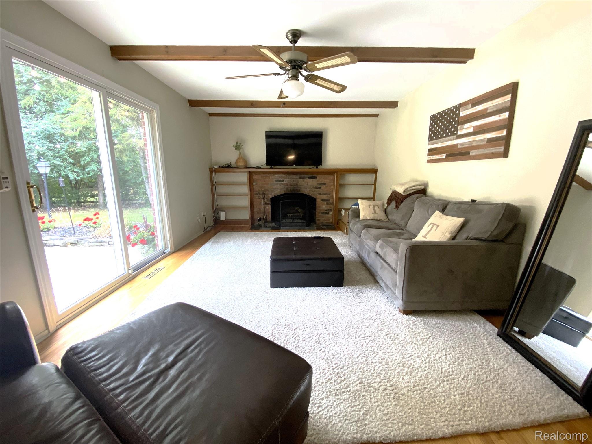 1707 Fox River Drive Property Photo 8