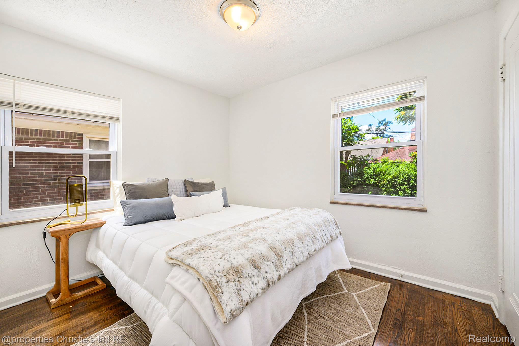 18661 Stoepel Street Property Photo 8