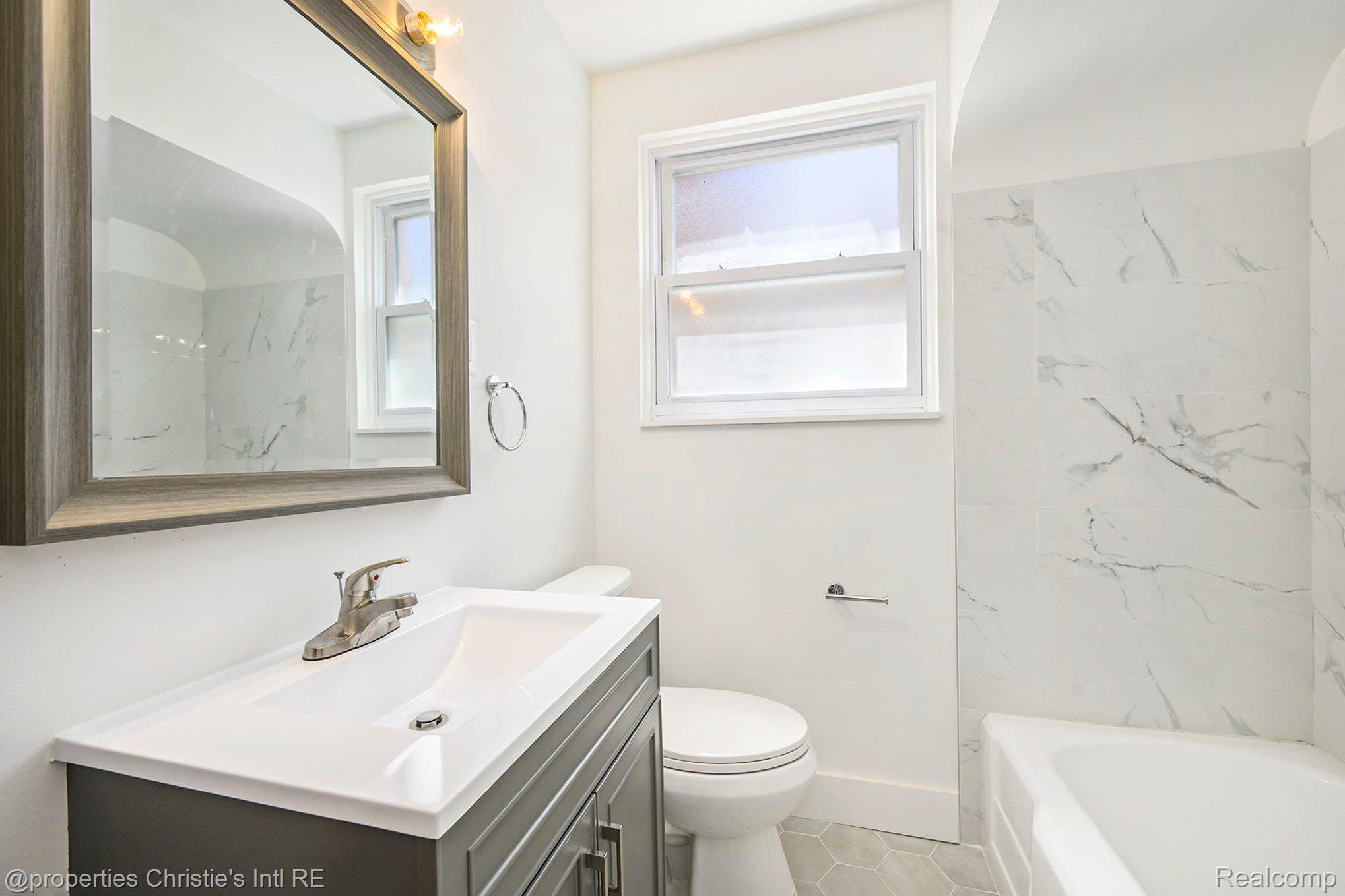 18661 Stoepel Street Property Photo 10
