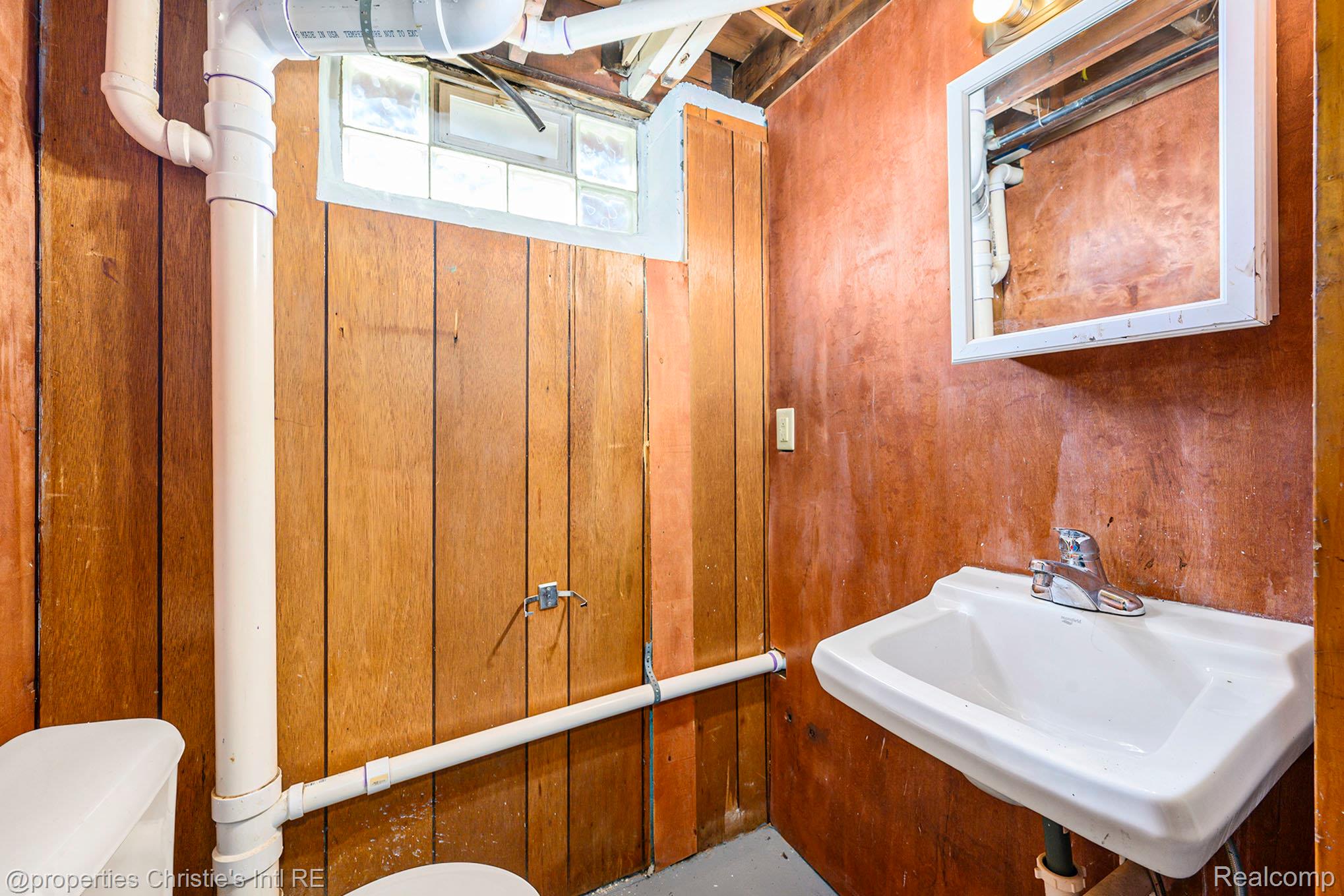 18661 Stoepel Street Property Photo 14