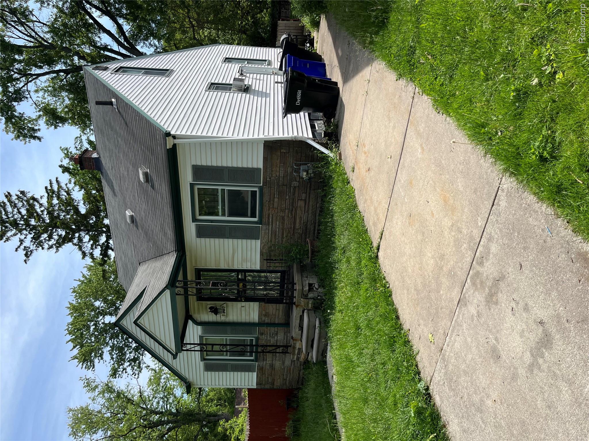 18200 Fielding Street Property Photo 2