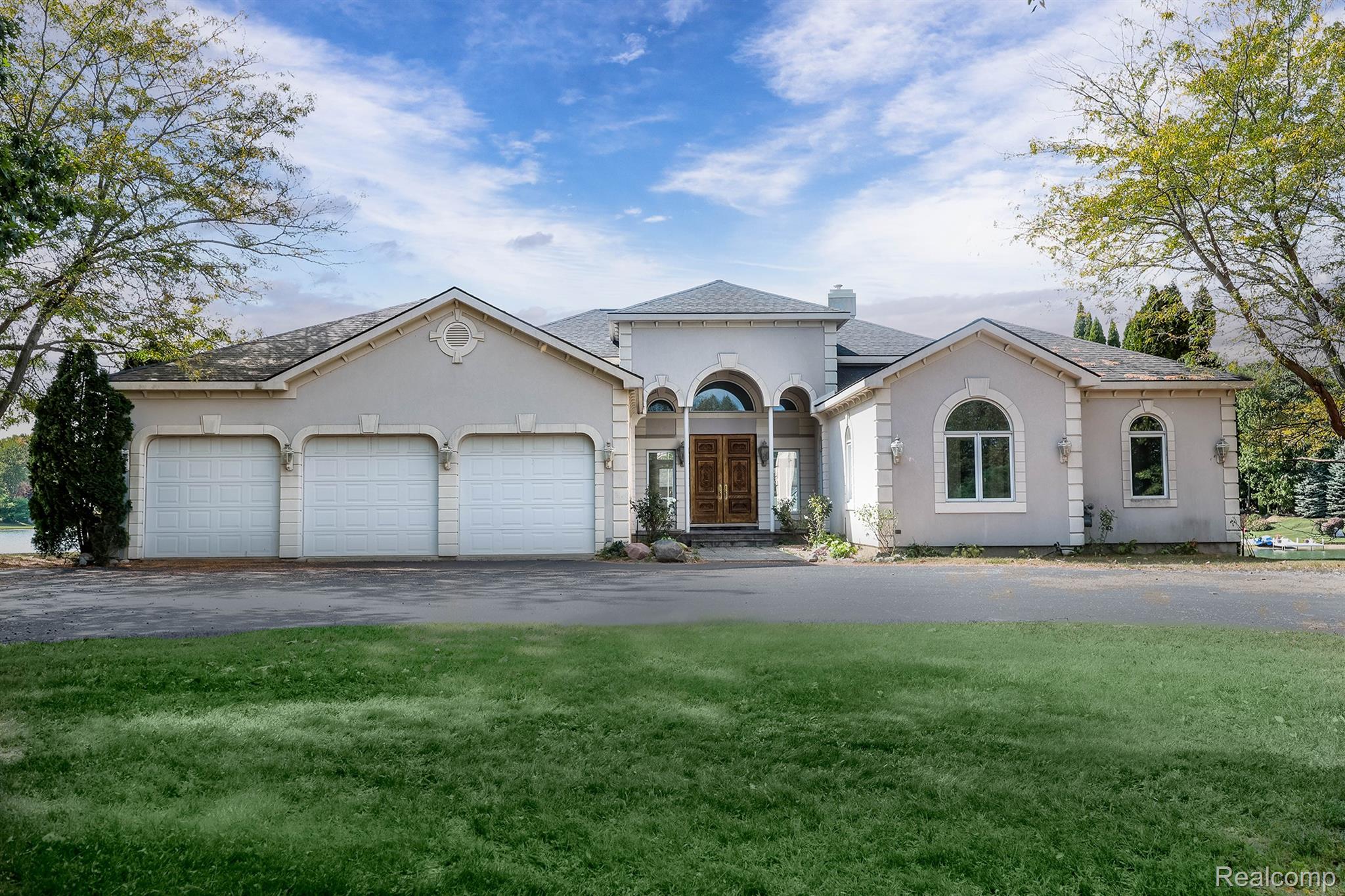 68373 Lake Angela Pointe Property Photo 1