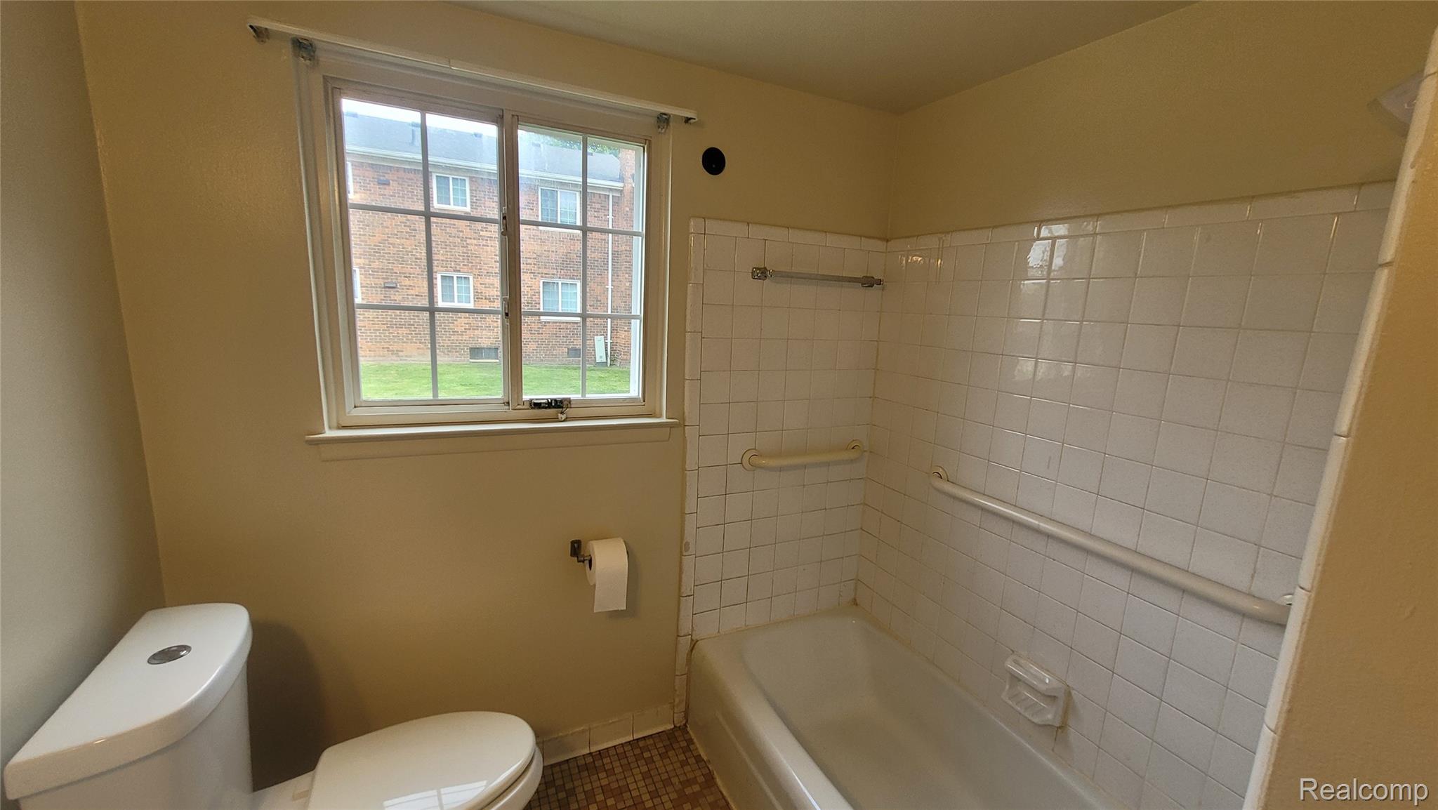 25319 Shiawassee Circle 102 Property Photo 7