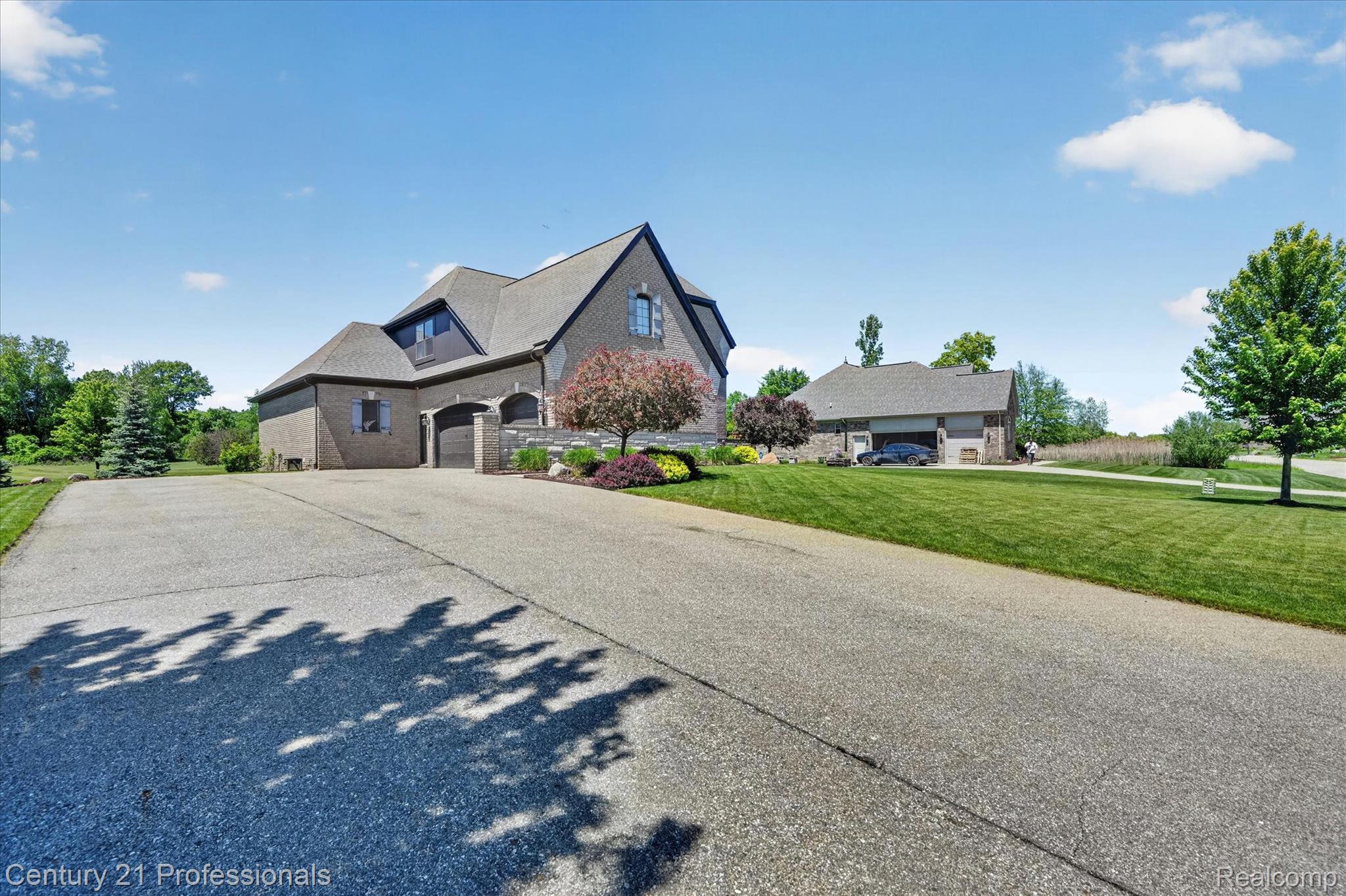 2212 Heidi Drive Property Photo 4